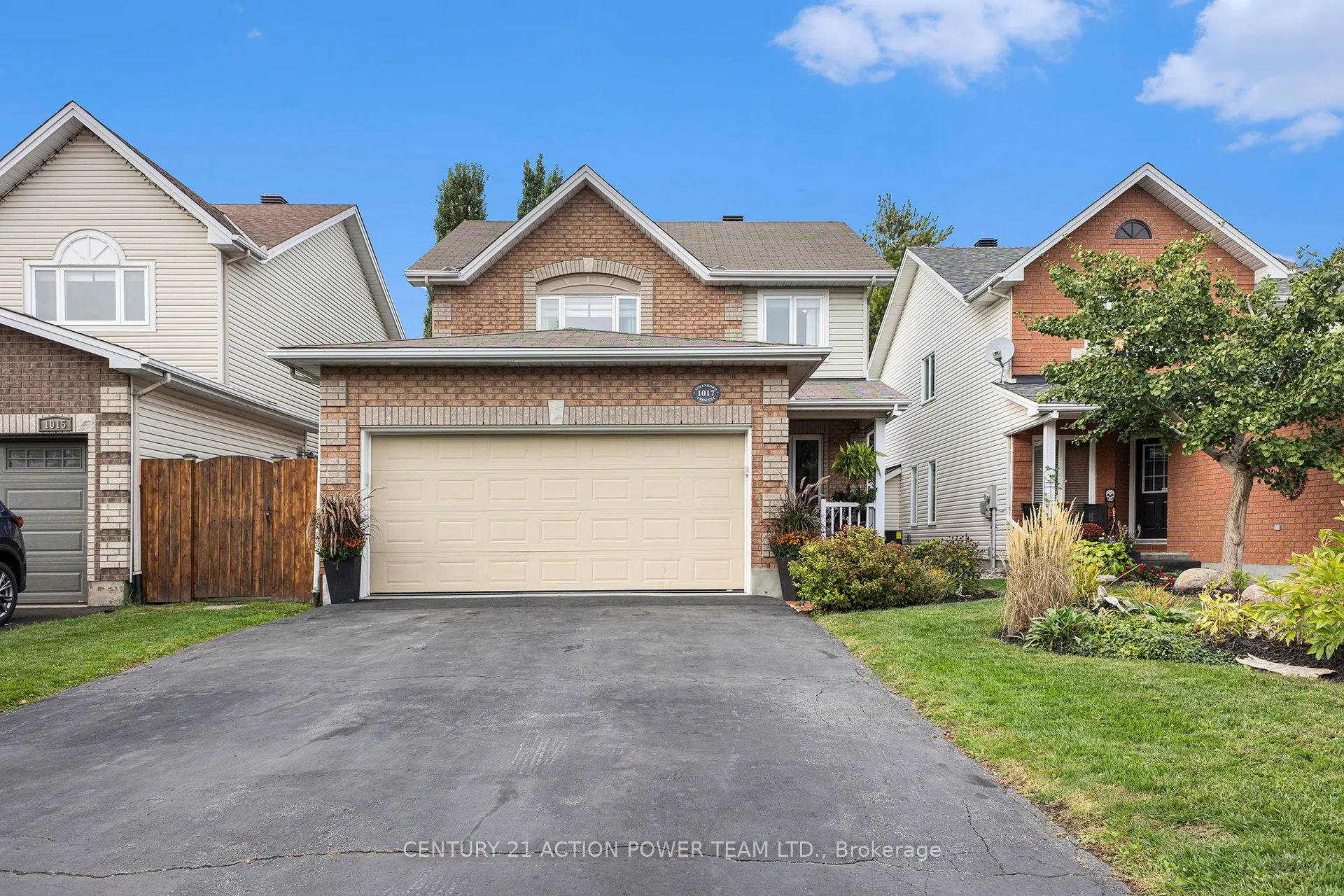 1017 SHEENBORO Crescent