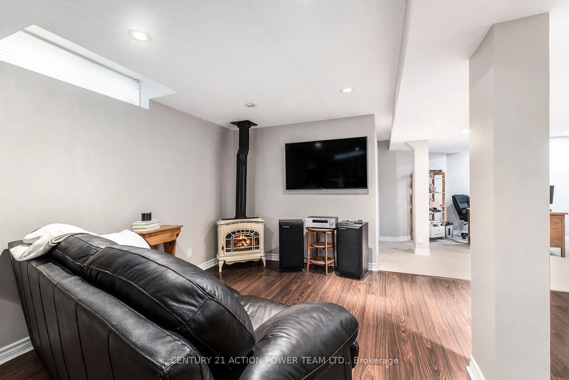 1017 SHEENBORO Crescent