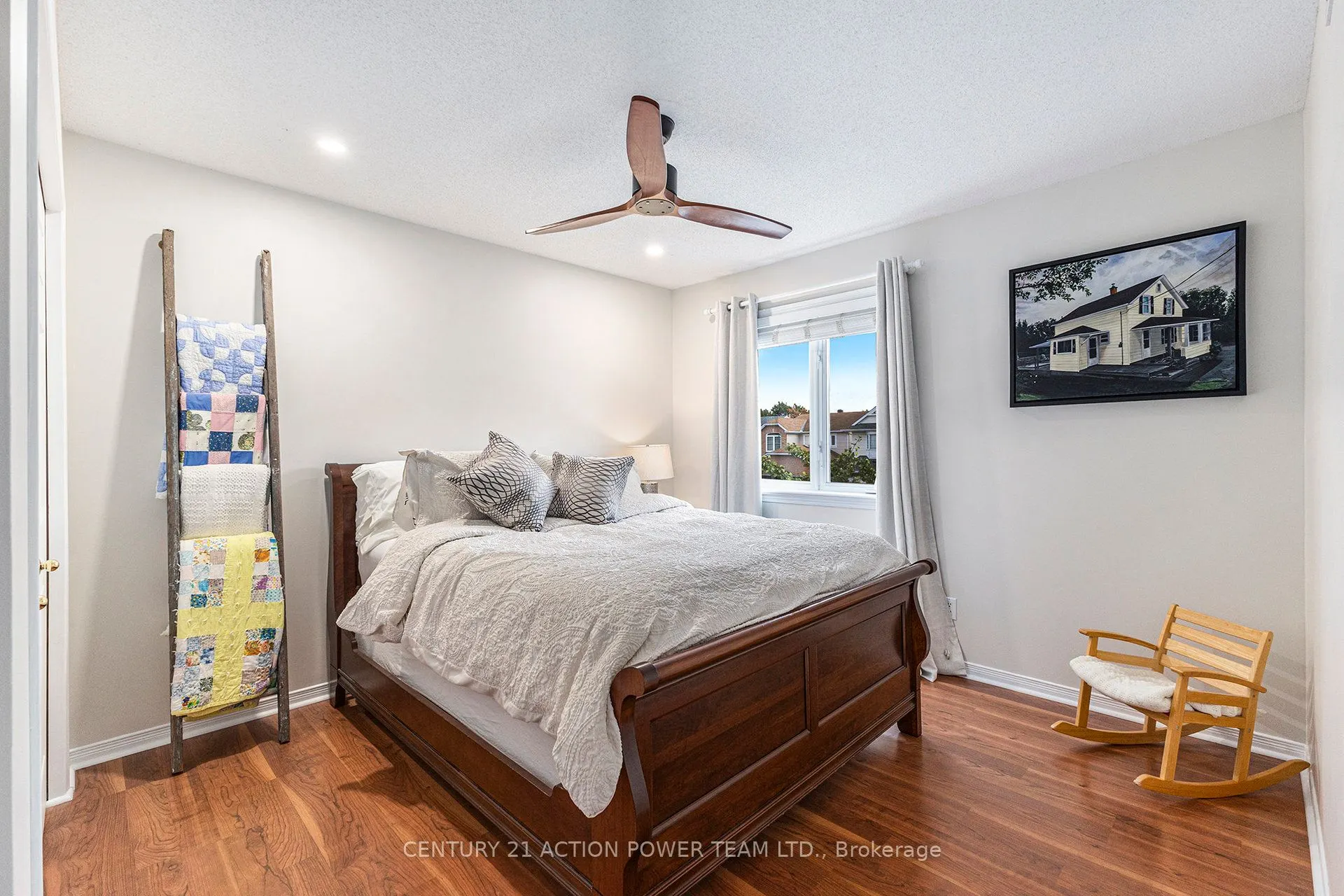 1017 SHEENBORO Crescent