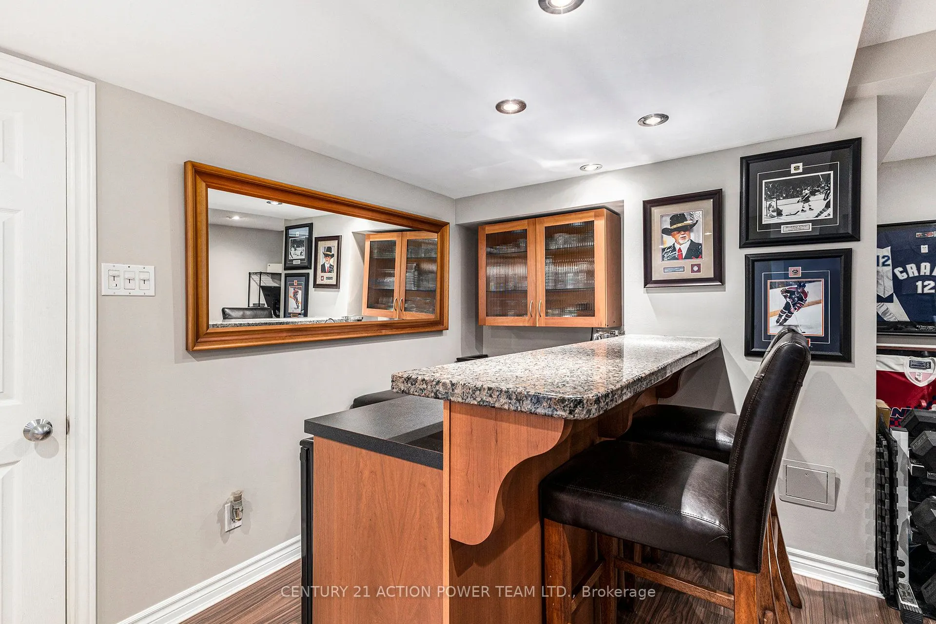 1017 SHEENBORO Crescent