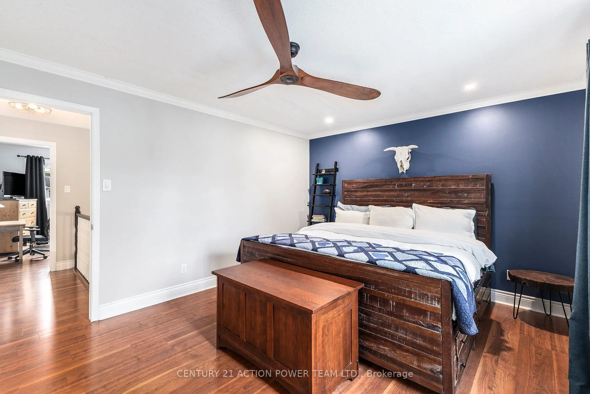 1017 SHEENBORO Crescent