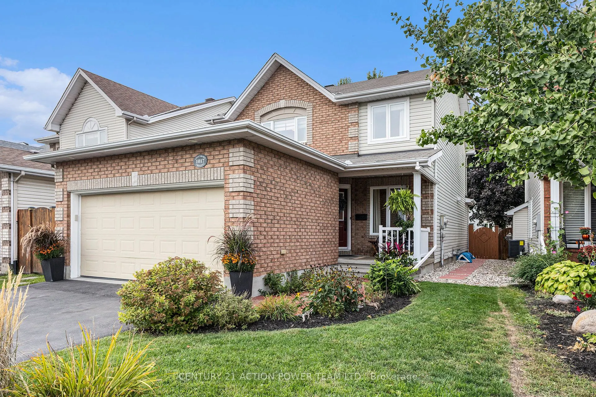 1017 SHEENBORO Crescent