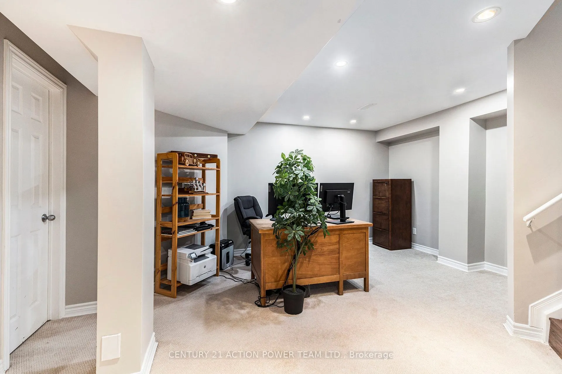 1017 SHEENBORO Crescent
