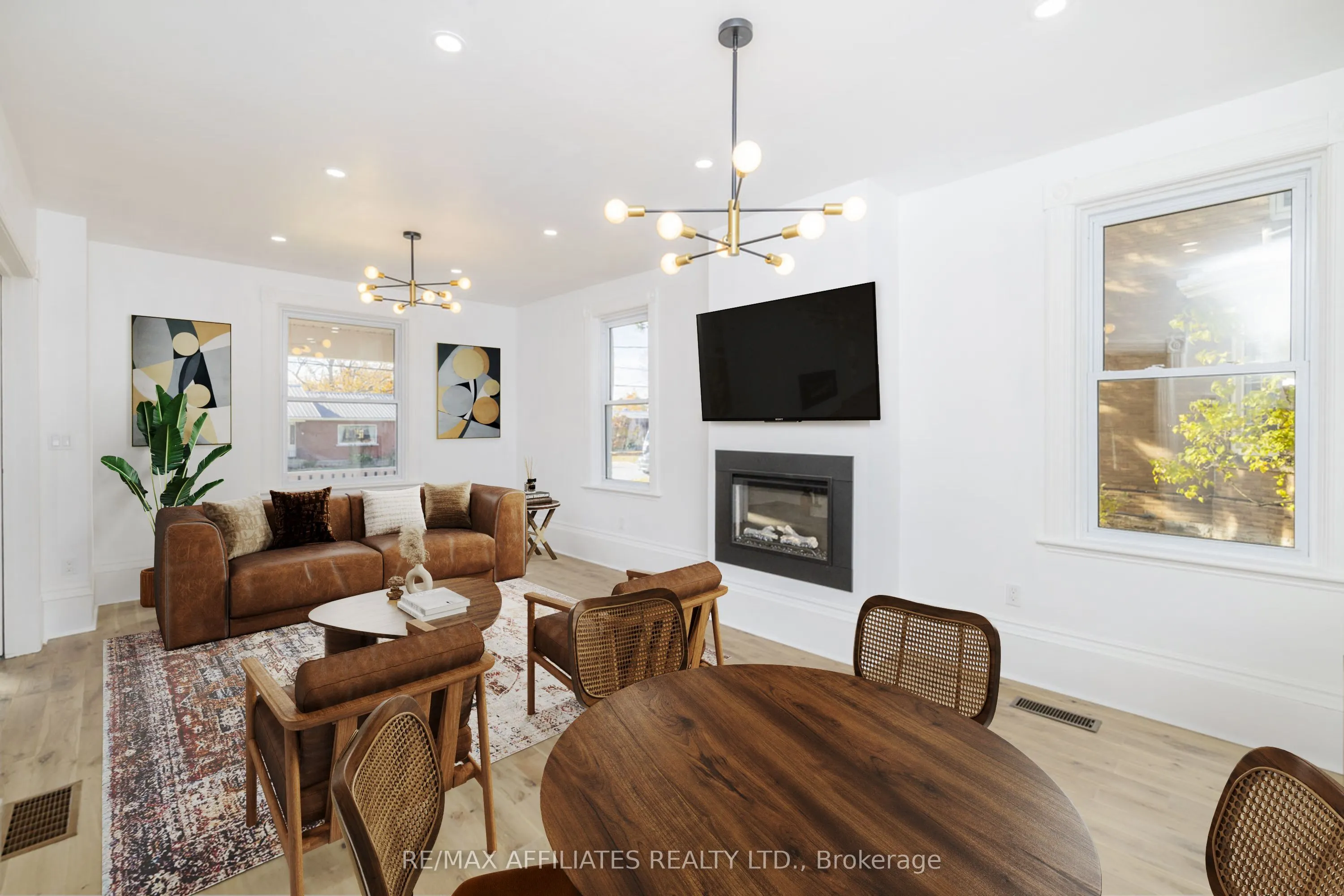 45 Drummond Street W