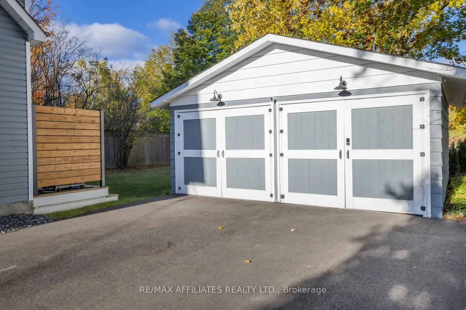 45 Drummond Street W