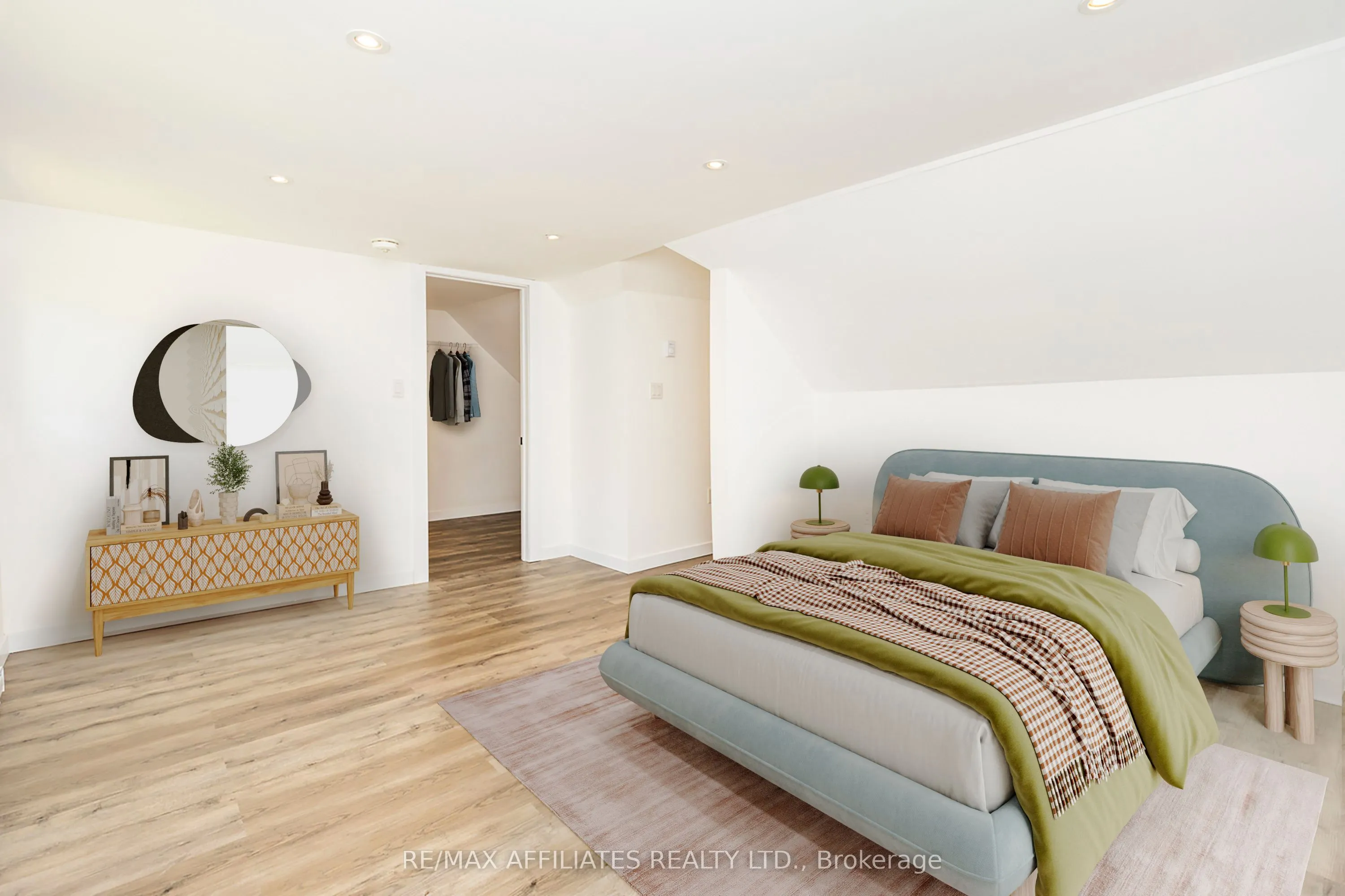 45 Drummond Street W