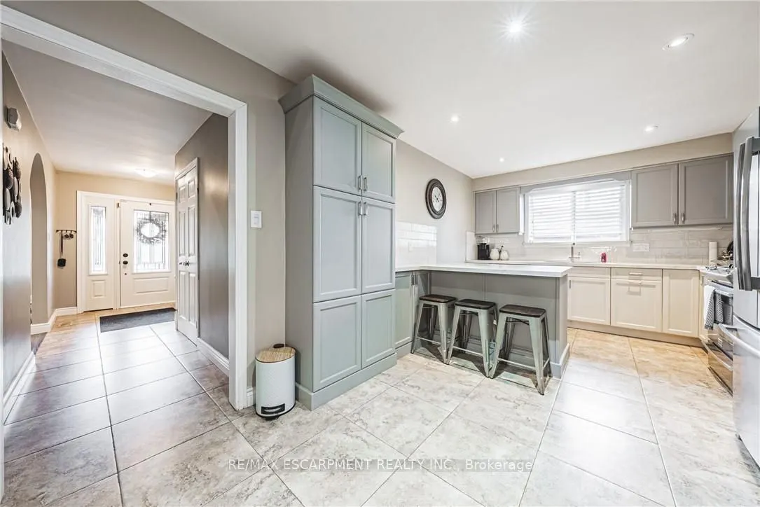 477 Queen Victoria Drive