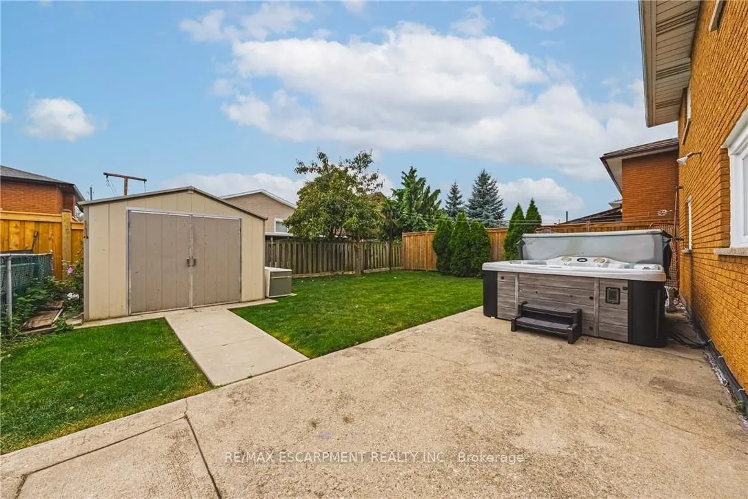 477 Queen Victoria Drive