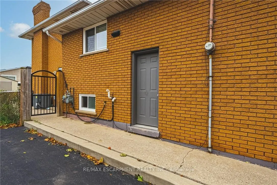 477 Queen Victoria Drive