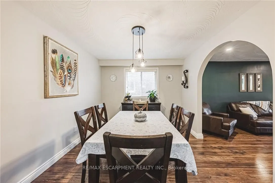 477 Queen Victoria Drive