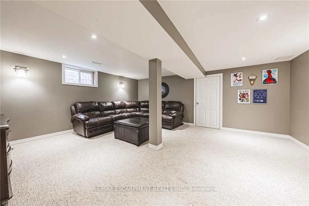 477 Queen Victoria Drive