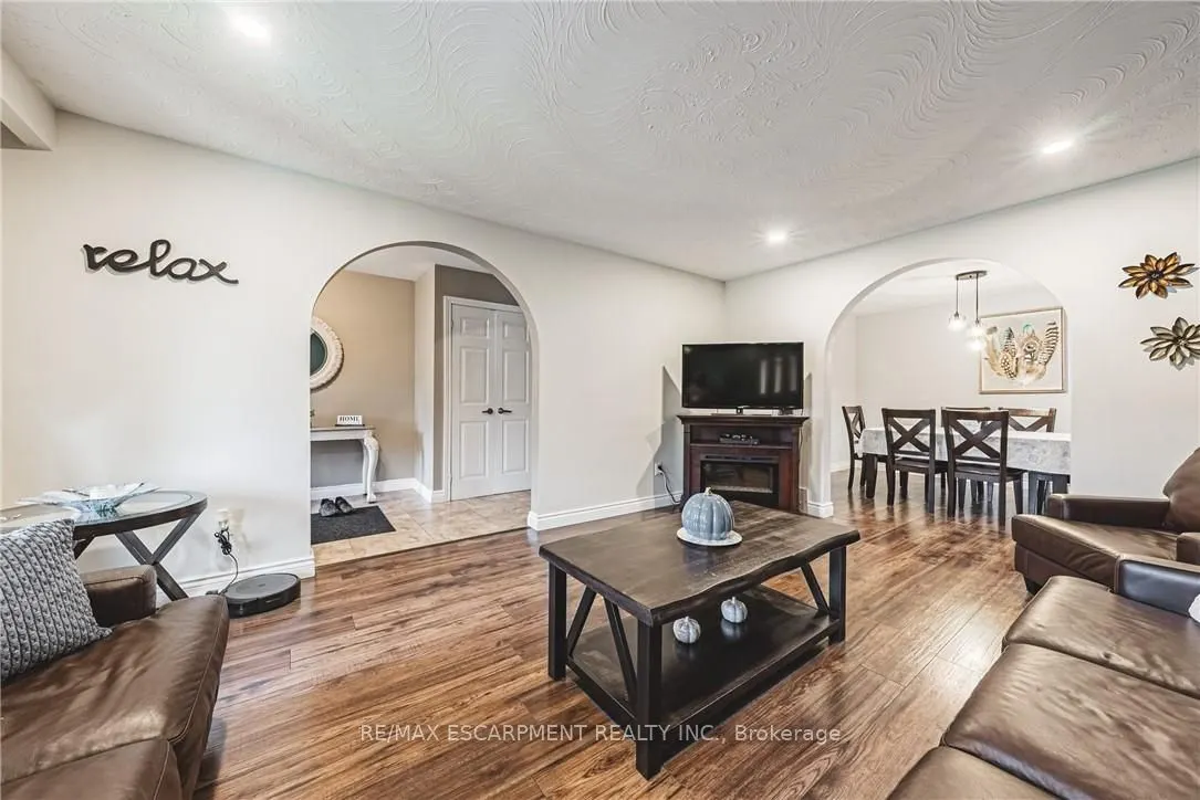 477 Queen Victoria Drive