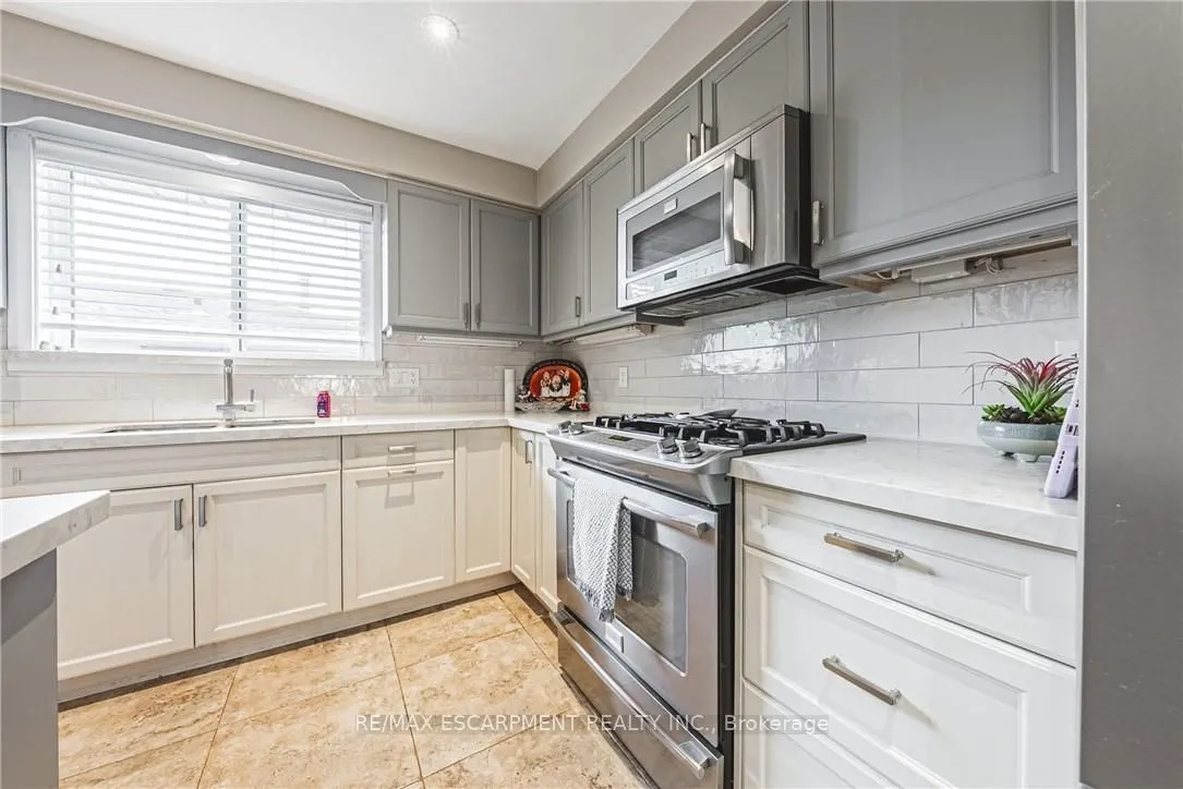 477 Queen Victoria Drive