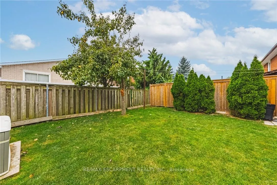 477 Queen Victoria Drive