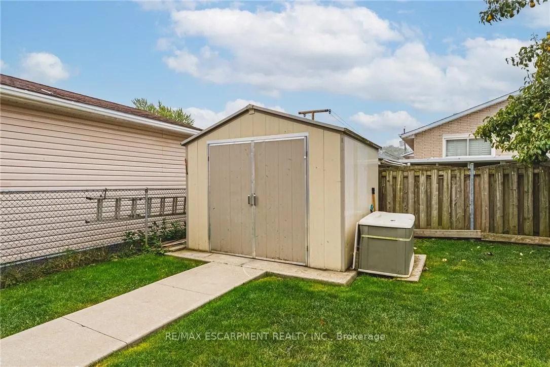 477 Queen Victoria Drive