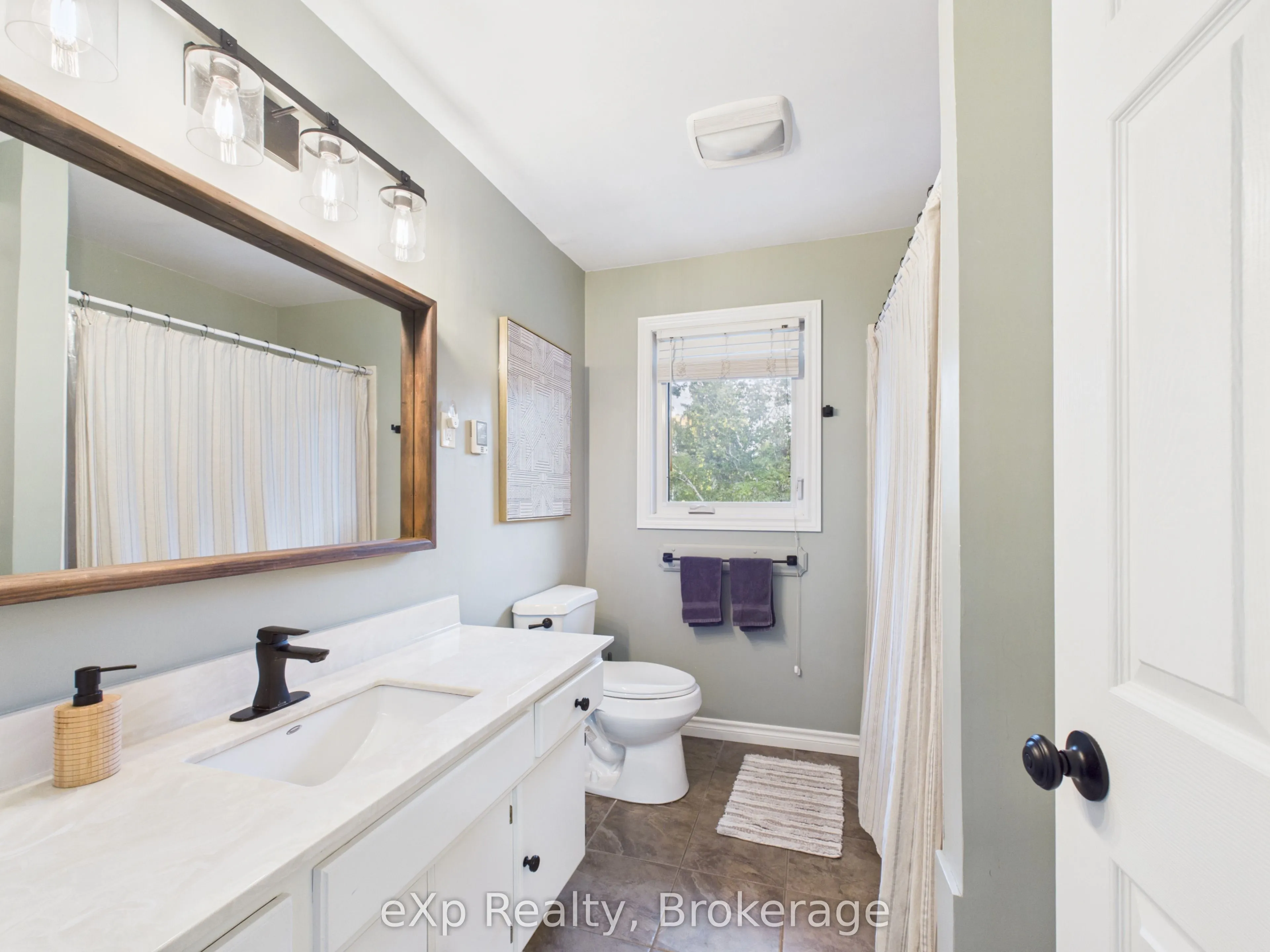 470 Williamsburg Street