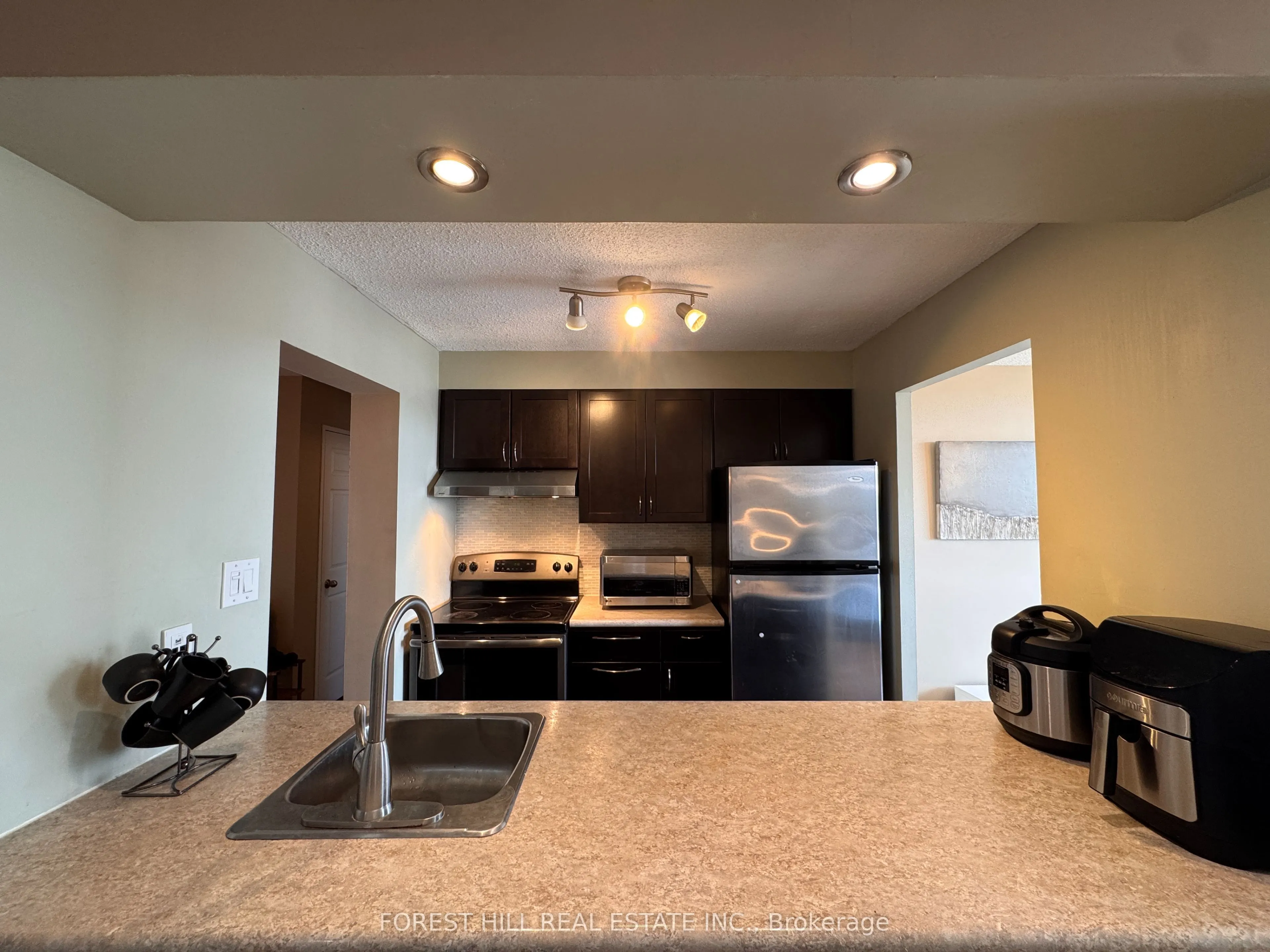 323 Colborne Street, #905