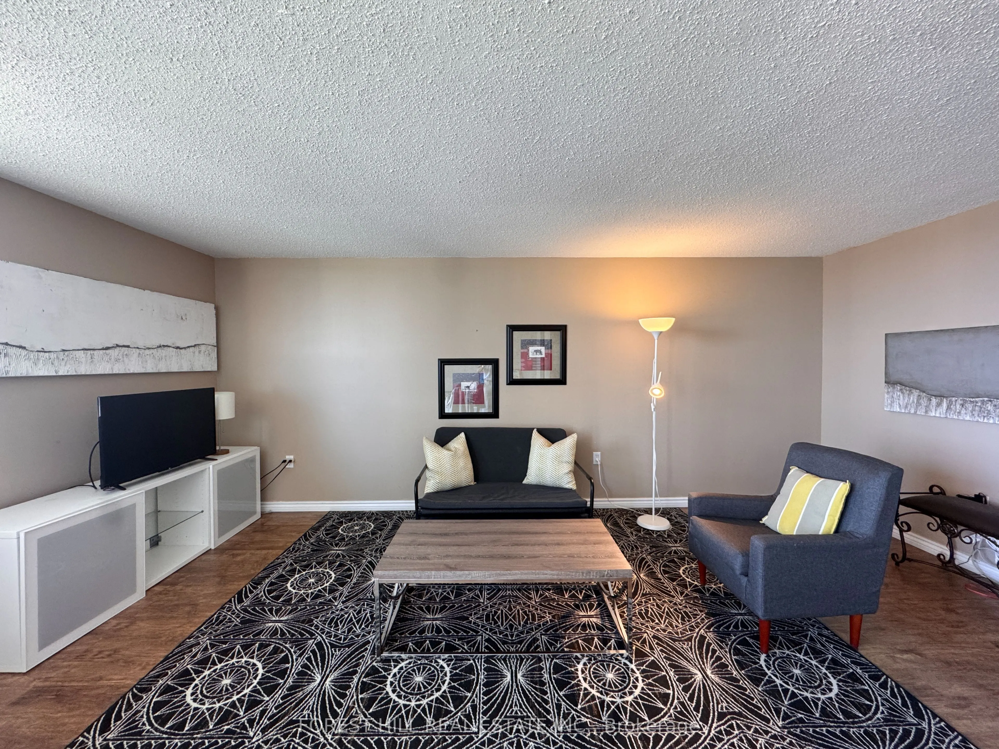 323 Colborne Street, #905