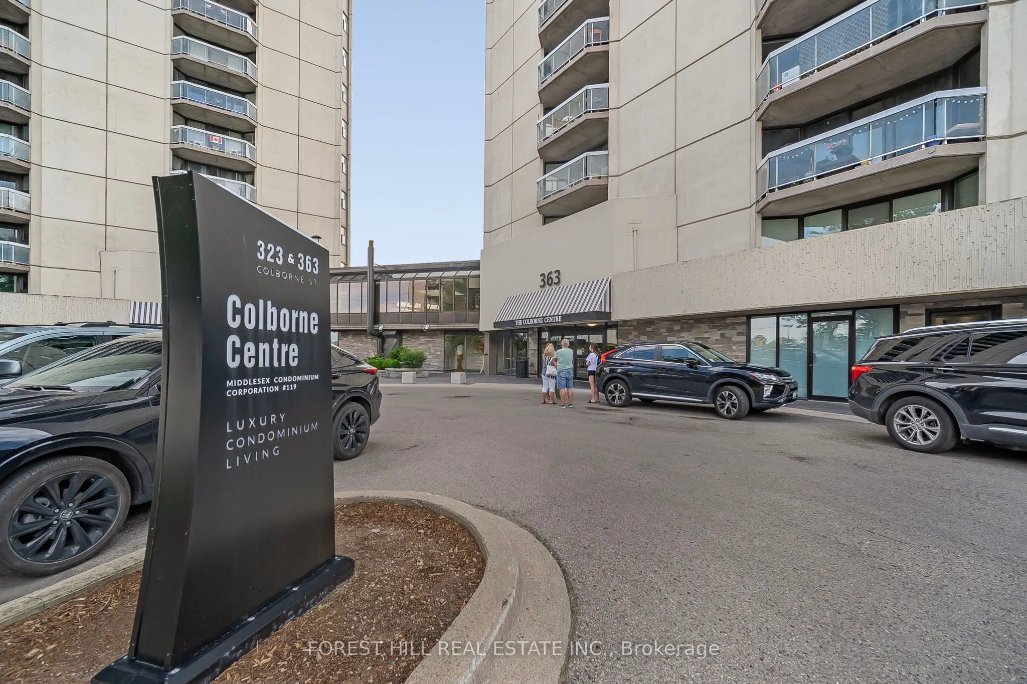 323 Colborne Street, #905