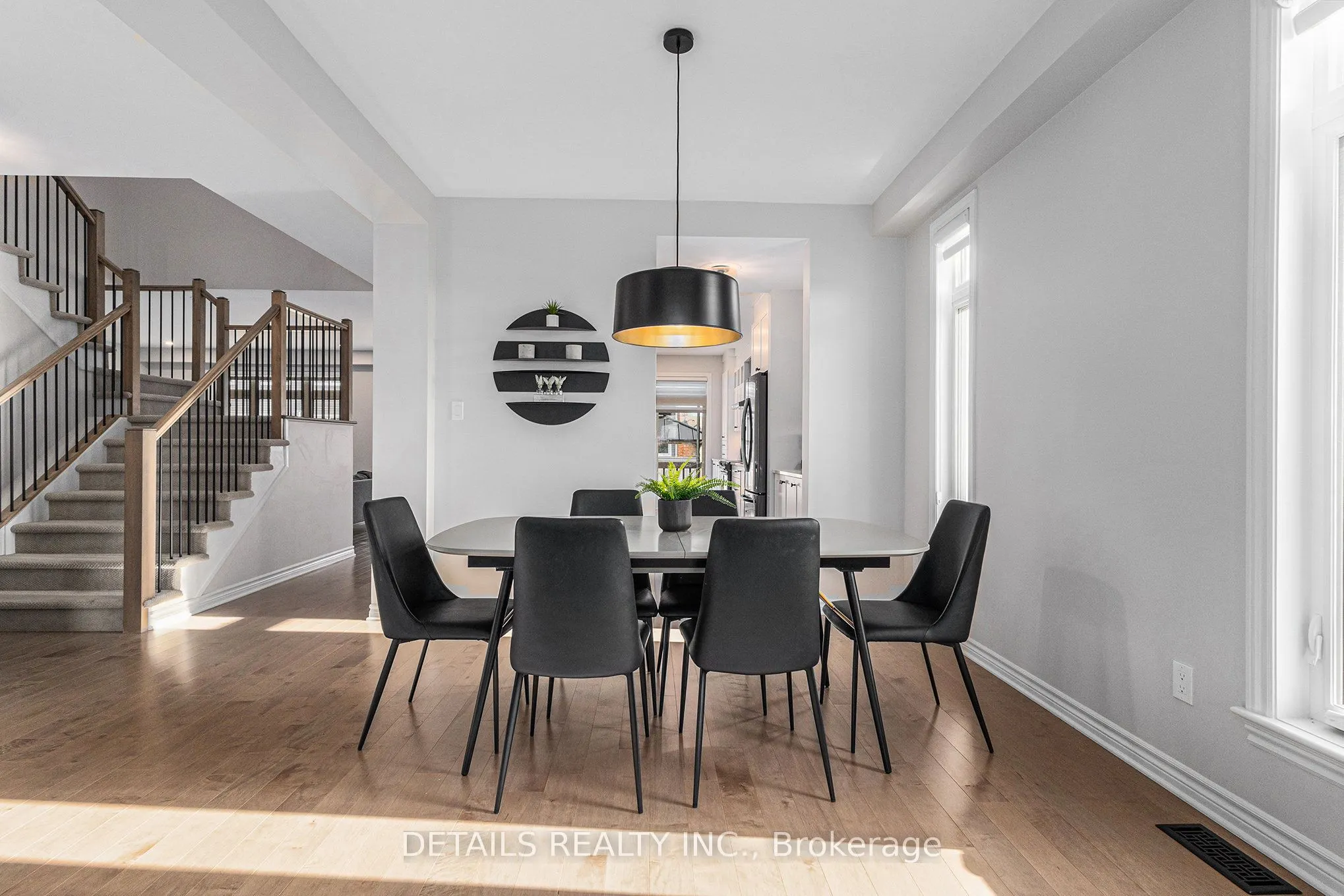 480 Famille Laporte Avenue S