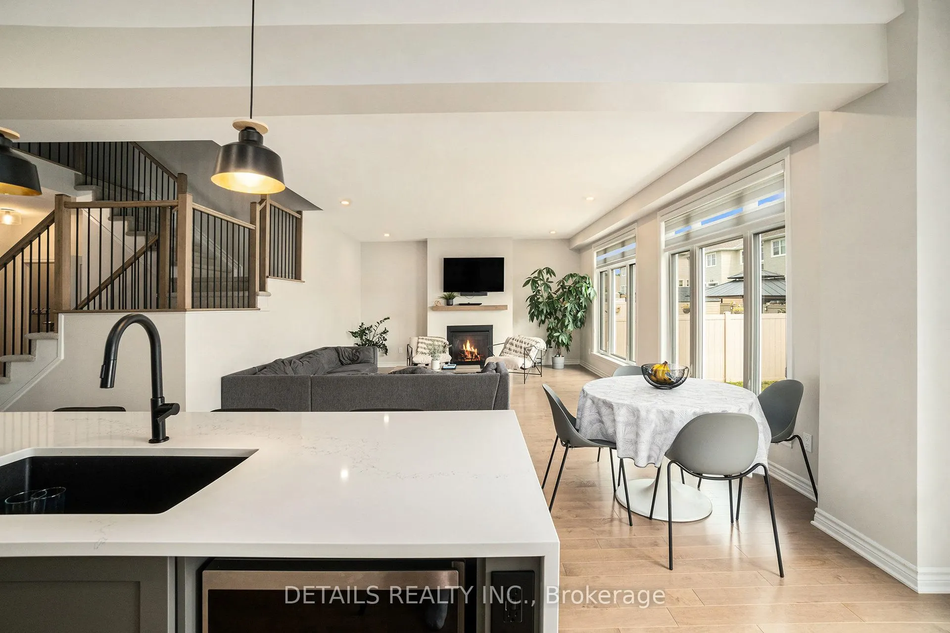 480 Famille Laporte Avenue S