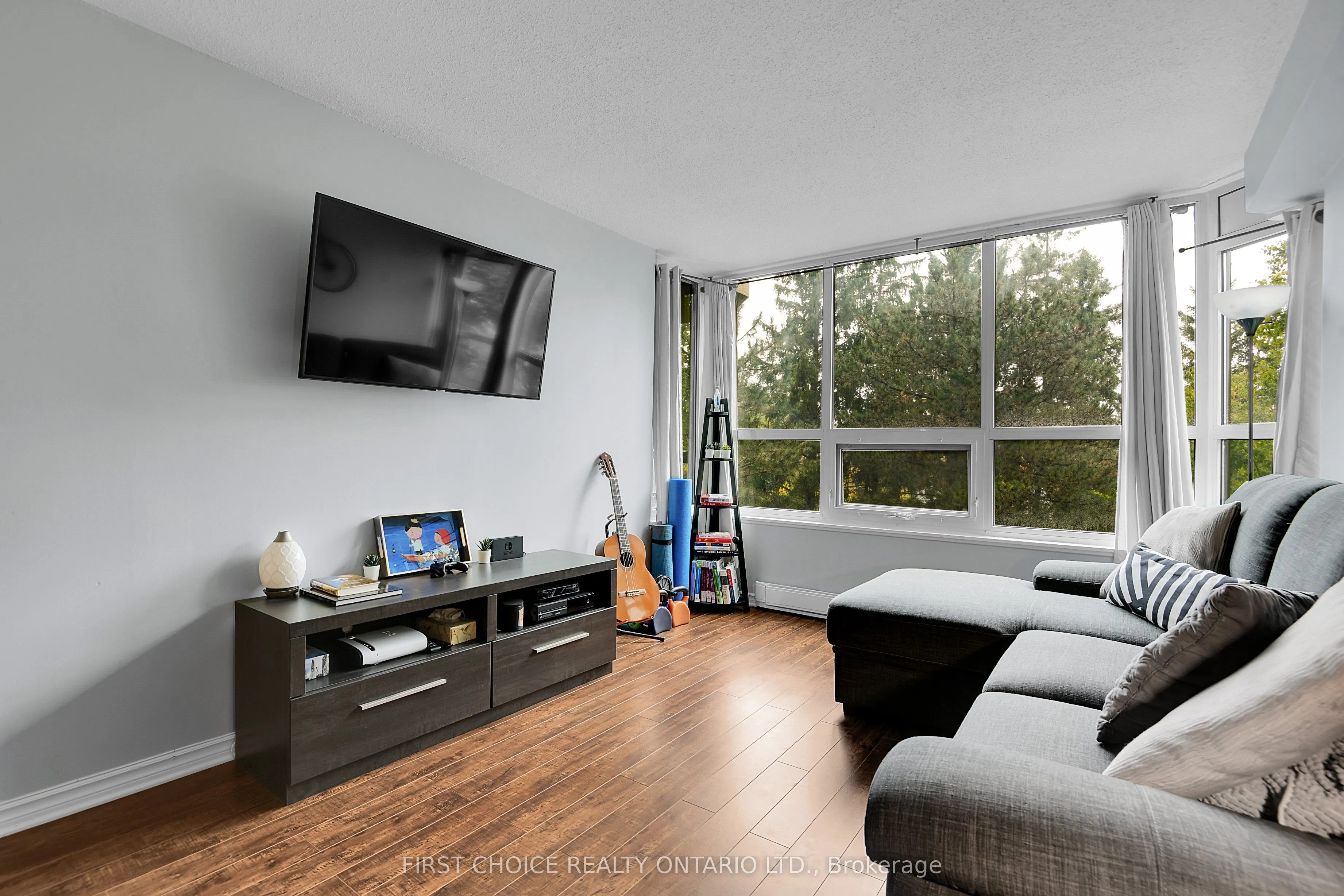 1500 Riverside Drive, #303