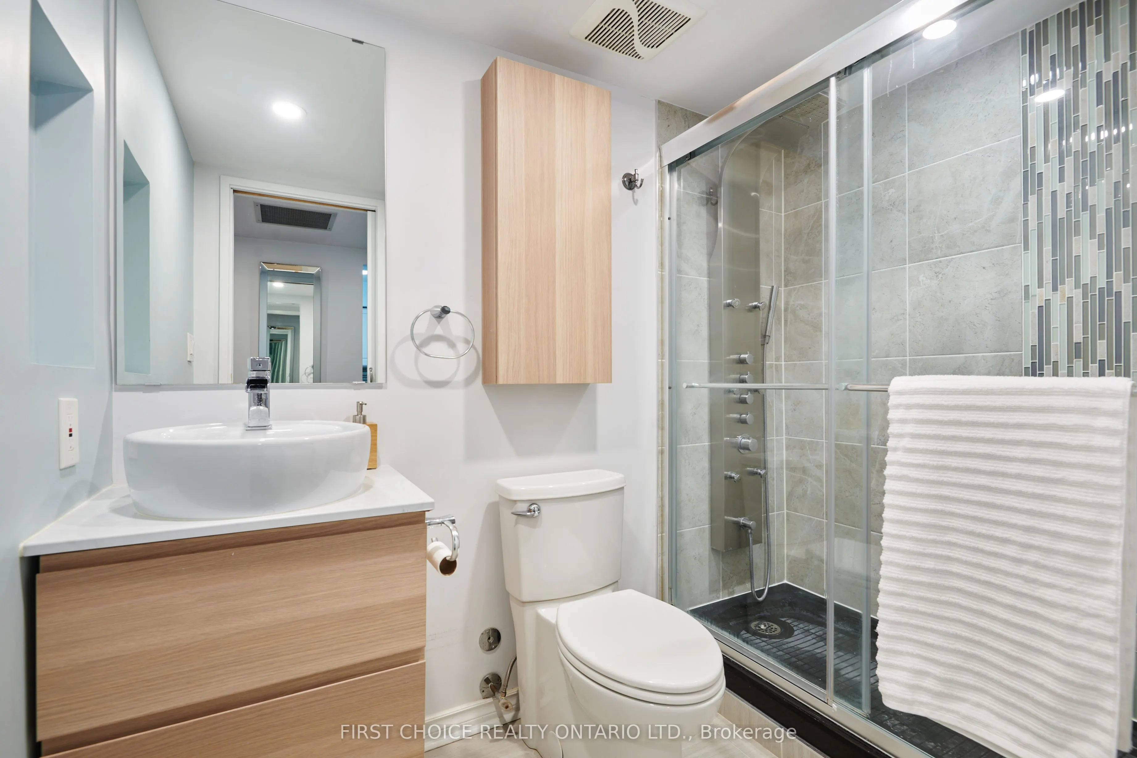 1500 Riverside Drive, #303