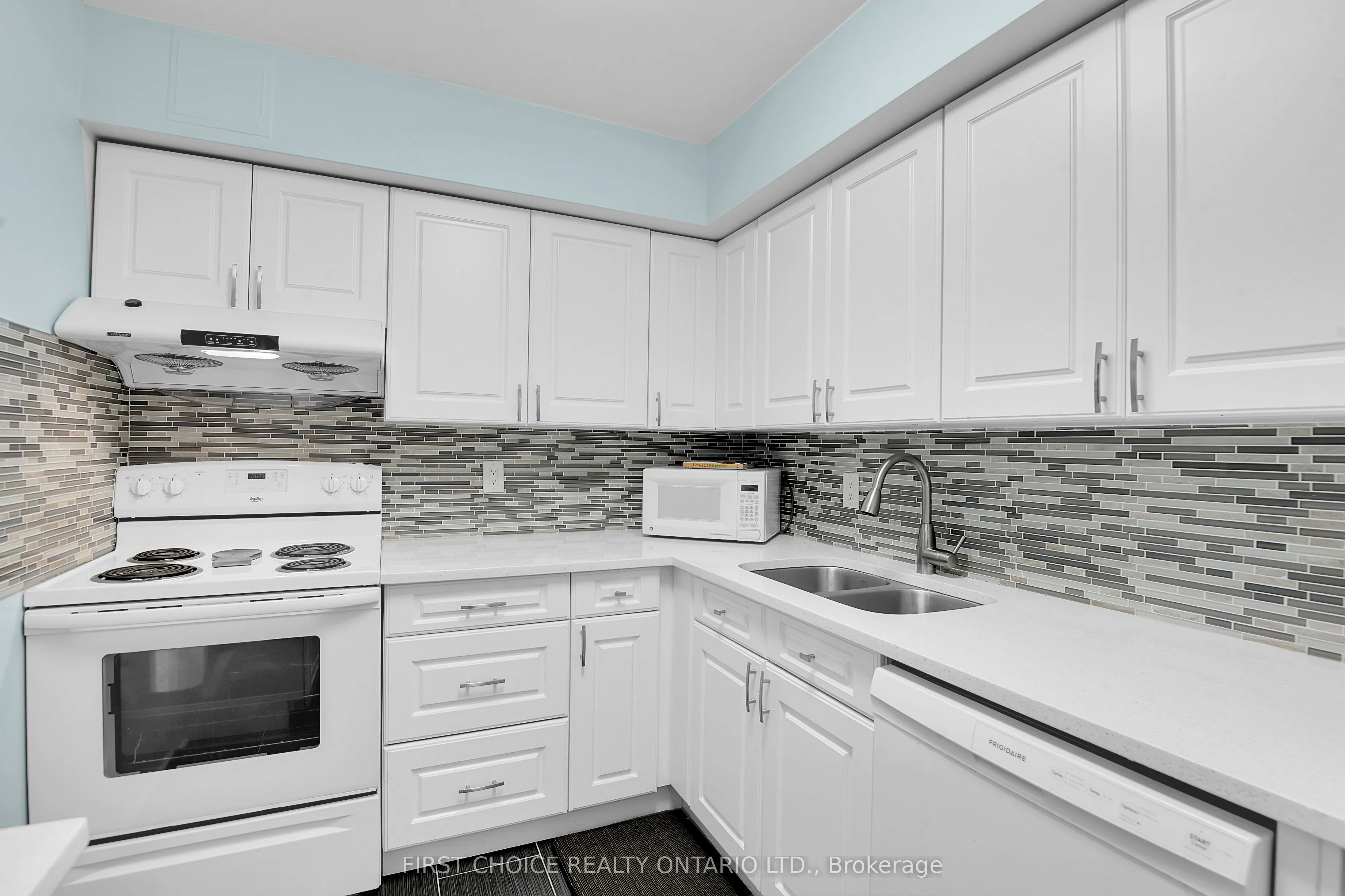 1500 Riverside Drive, #303