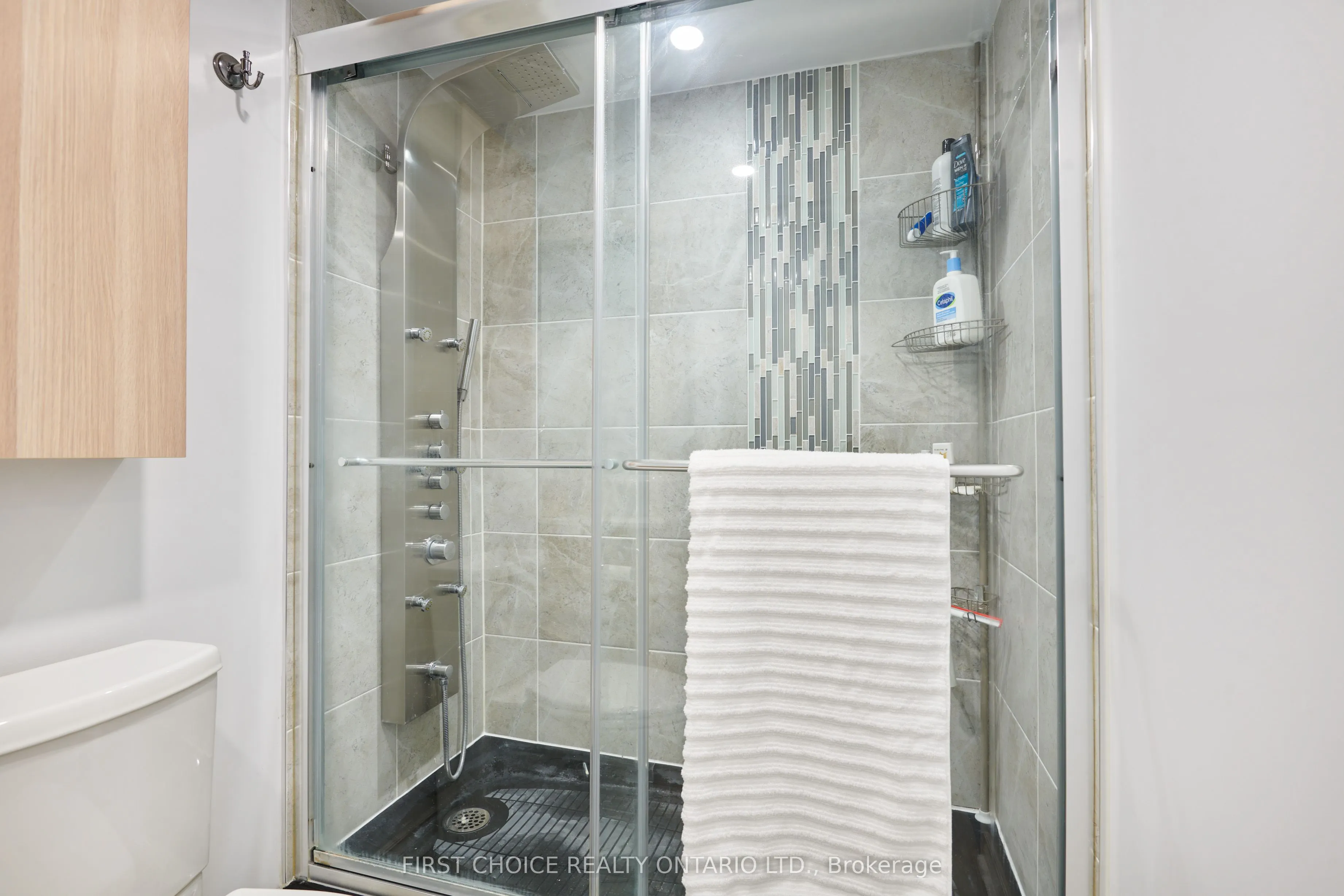 1500 Riverside Drive, #303