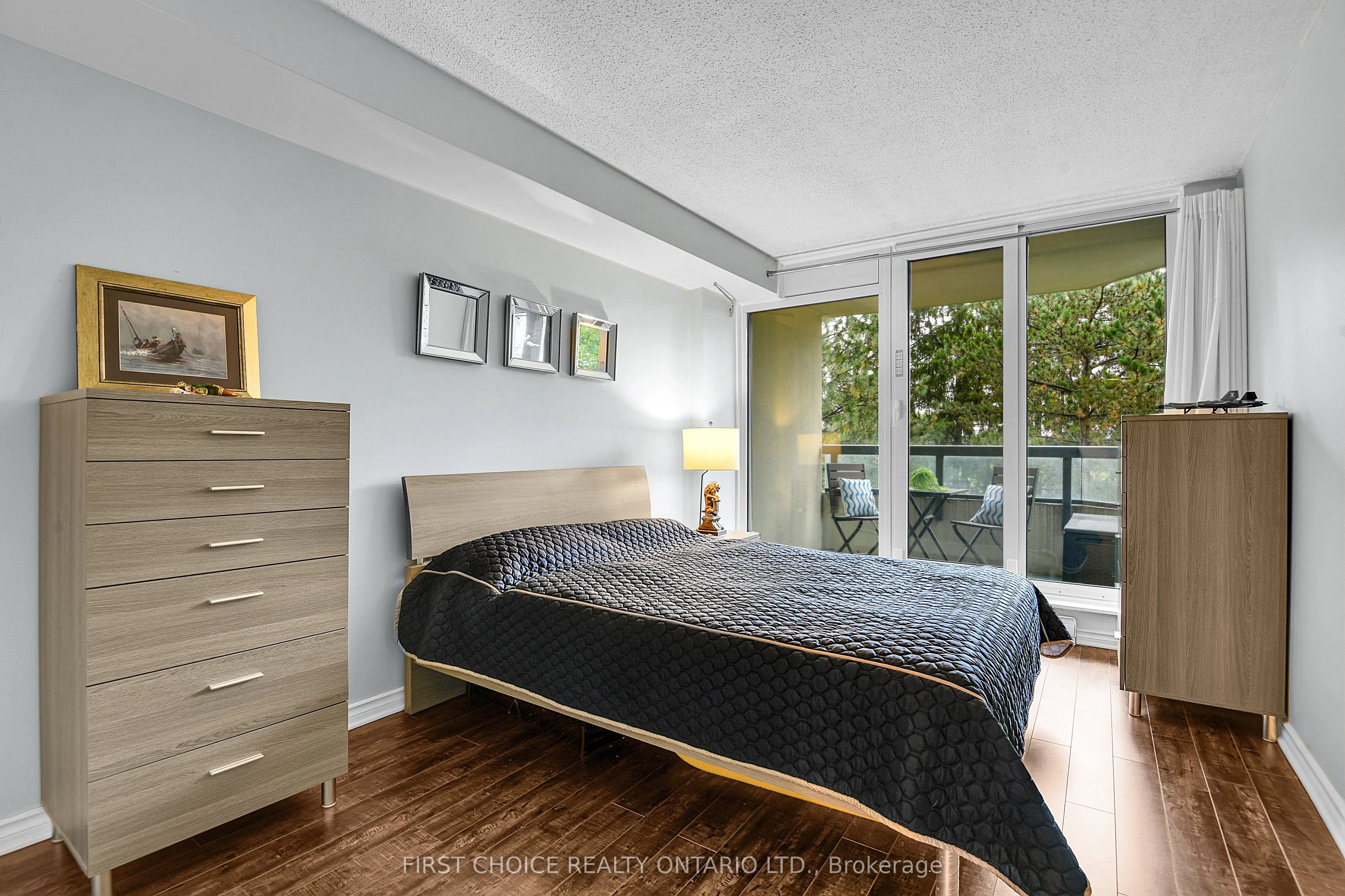 1500 Riverside Drive, #303