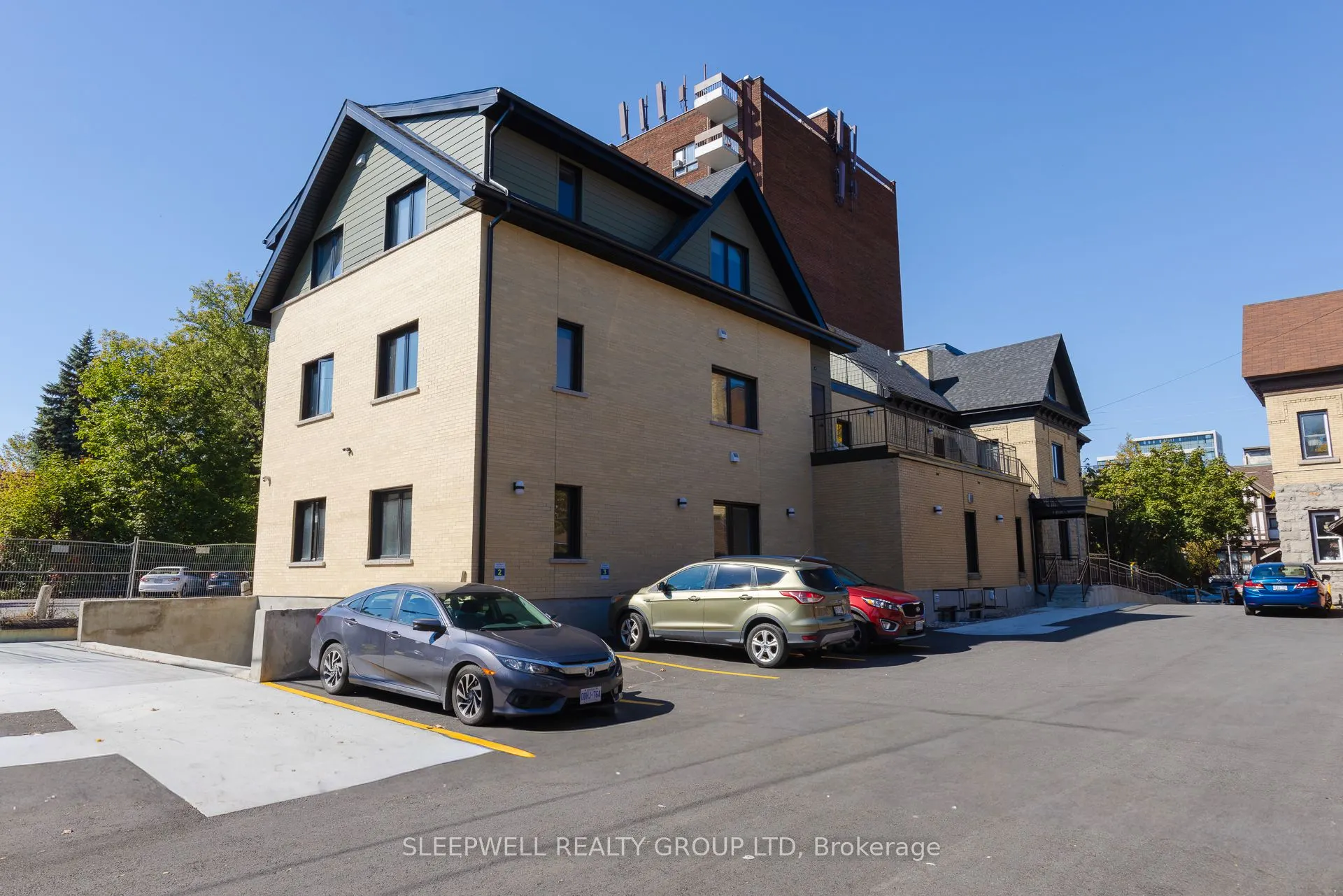 476 Wilbrod Street, #206