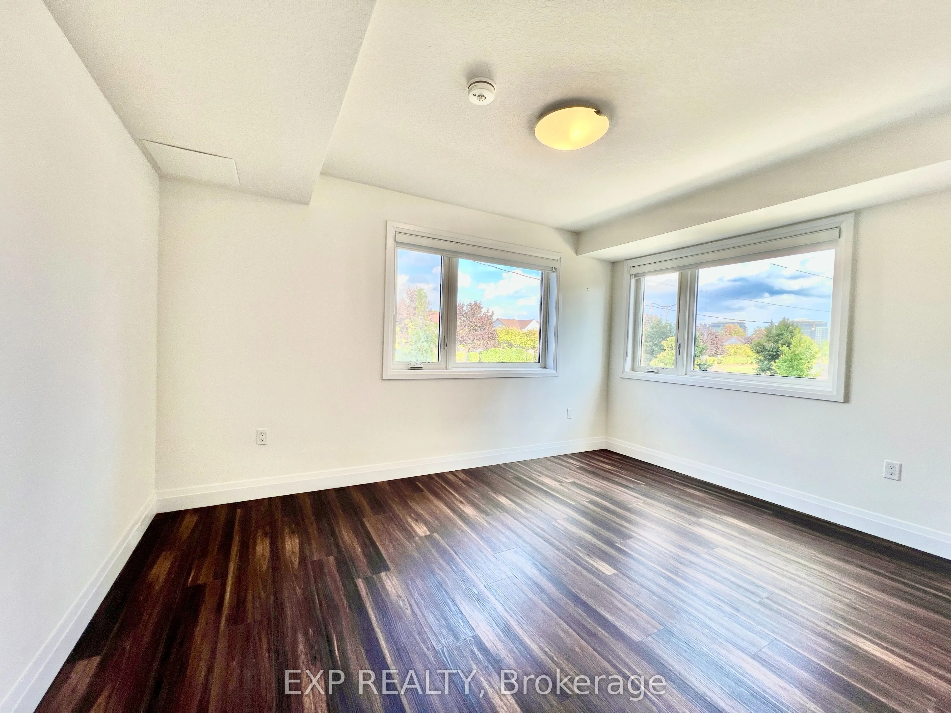 16 Duggan Lane N, #16