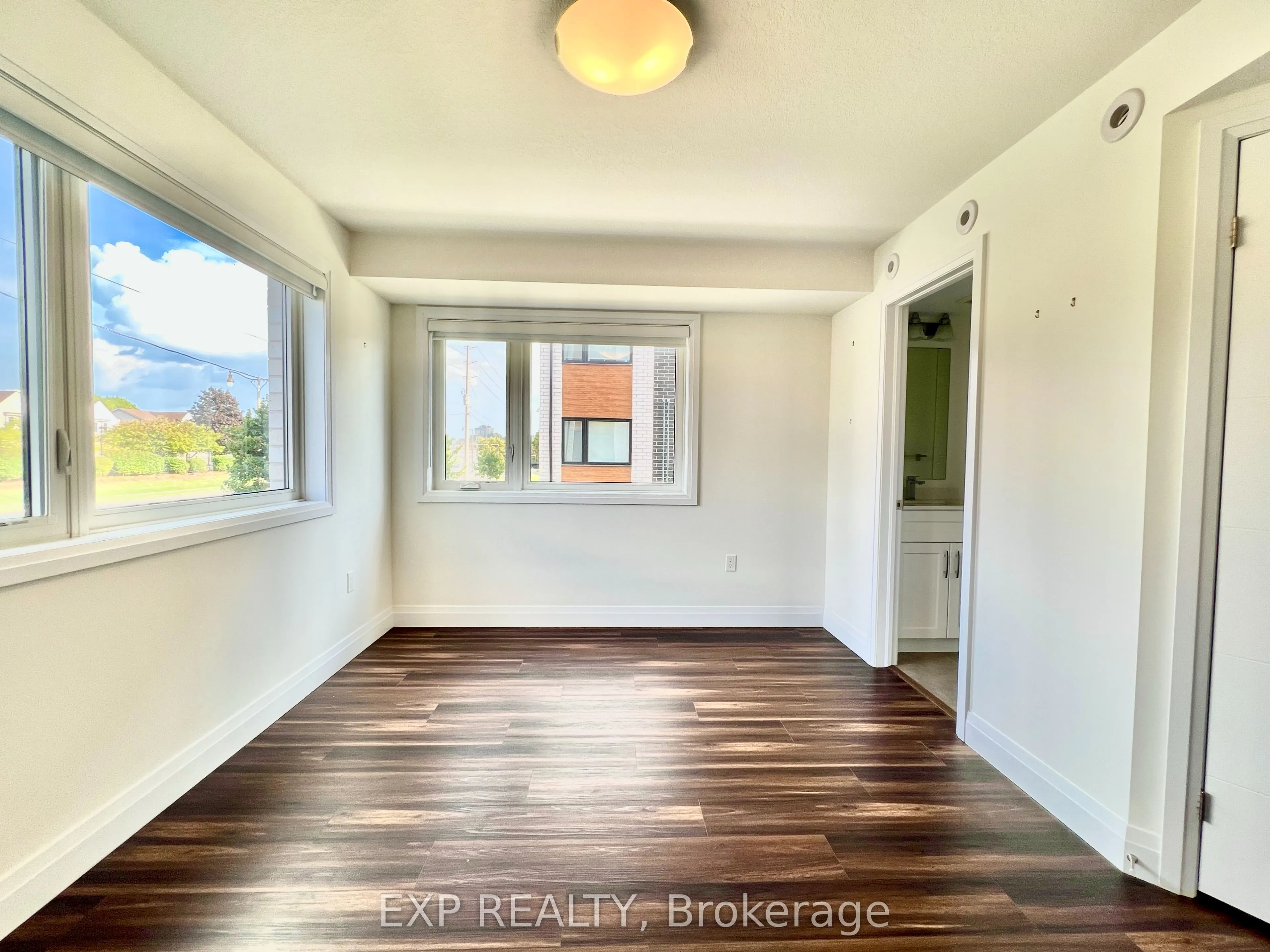 16 Duggan Lane N, #16