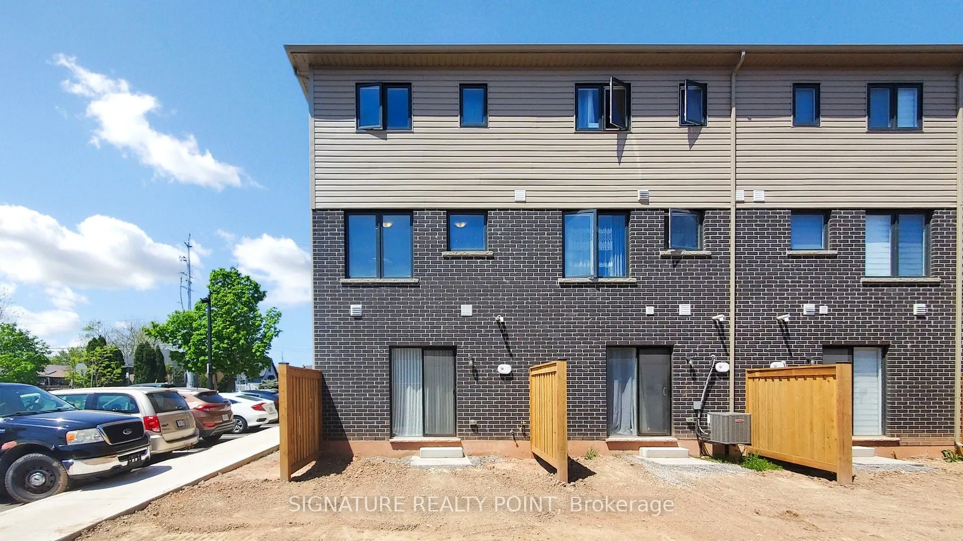 2 Reid Avenue N