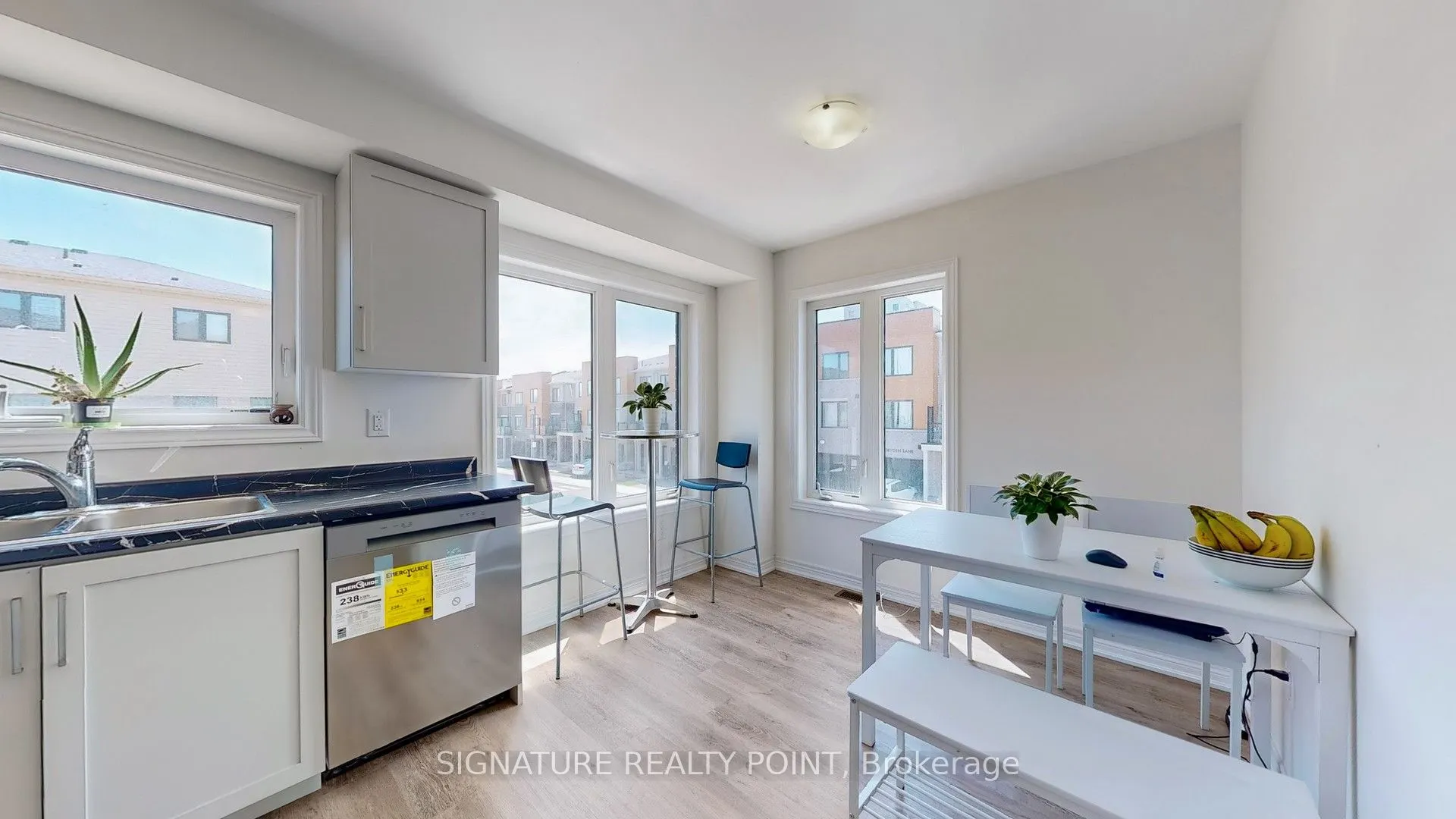 2 Reid Avenue N
