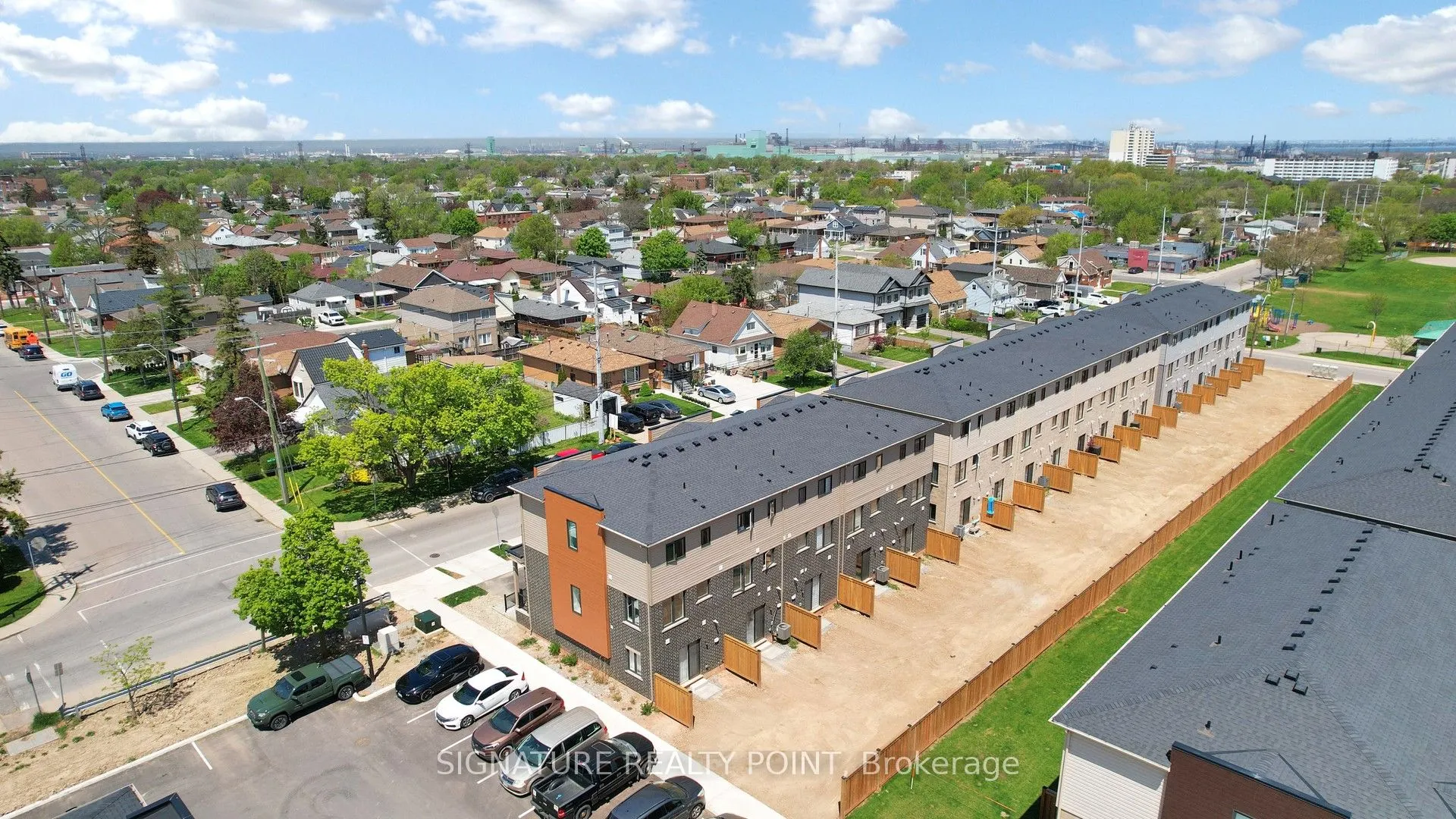 2 Reid Avenue N