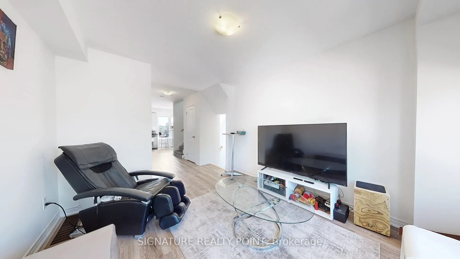 2 Reid Avenue N