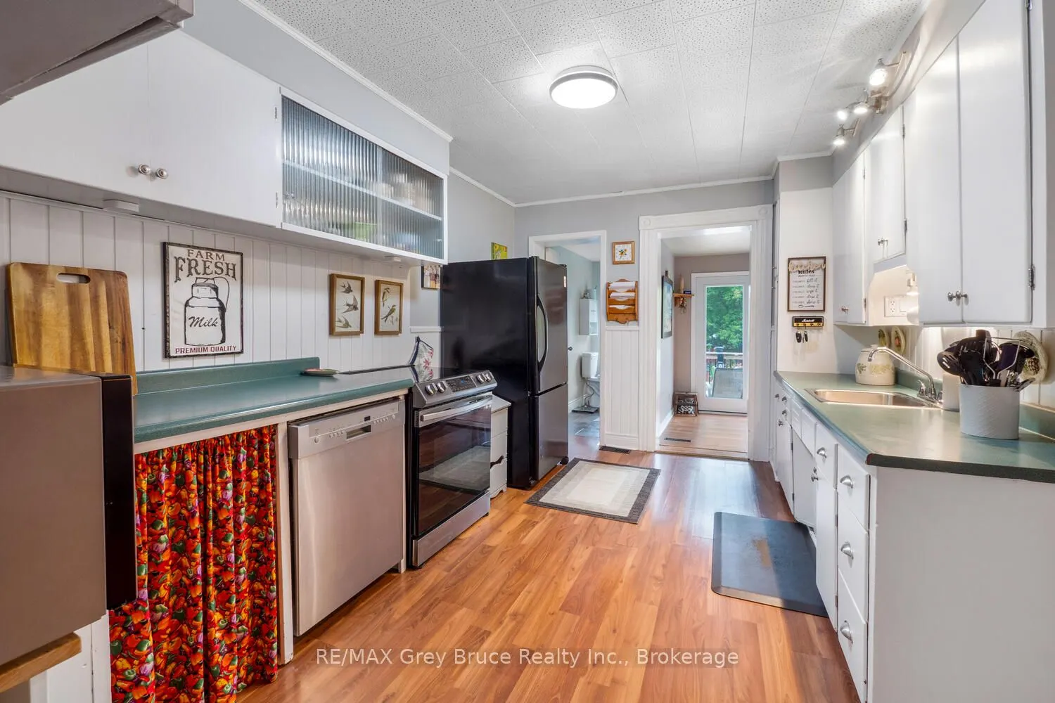 478 13TH Street W