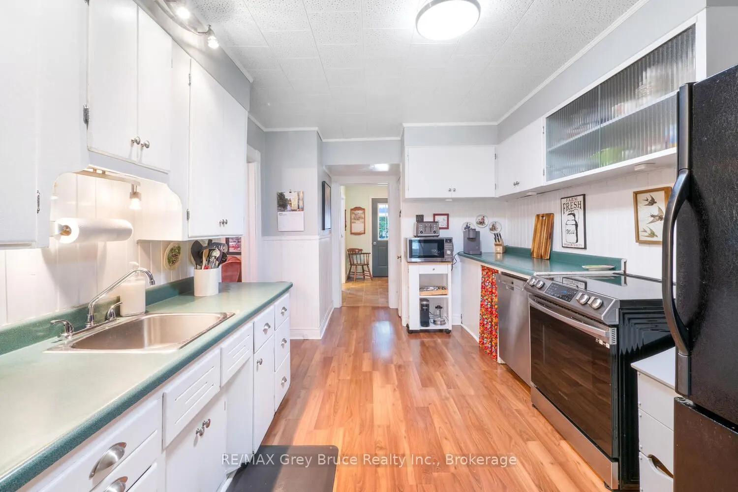 478 13TH Street W