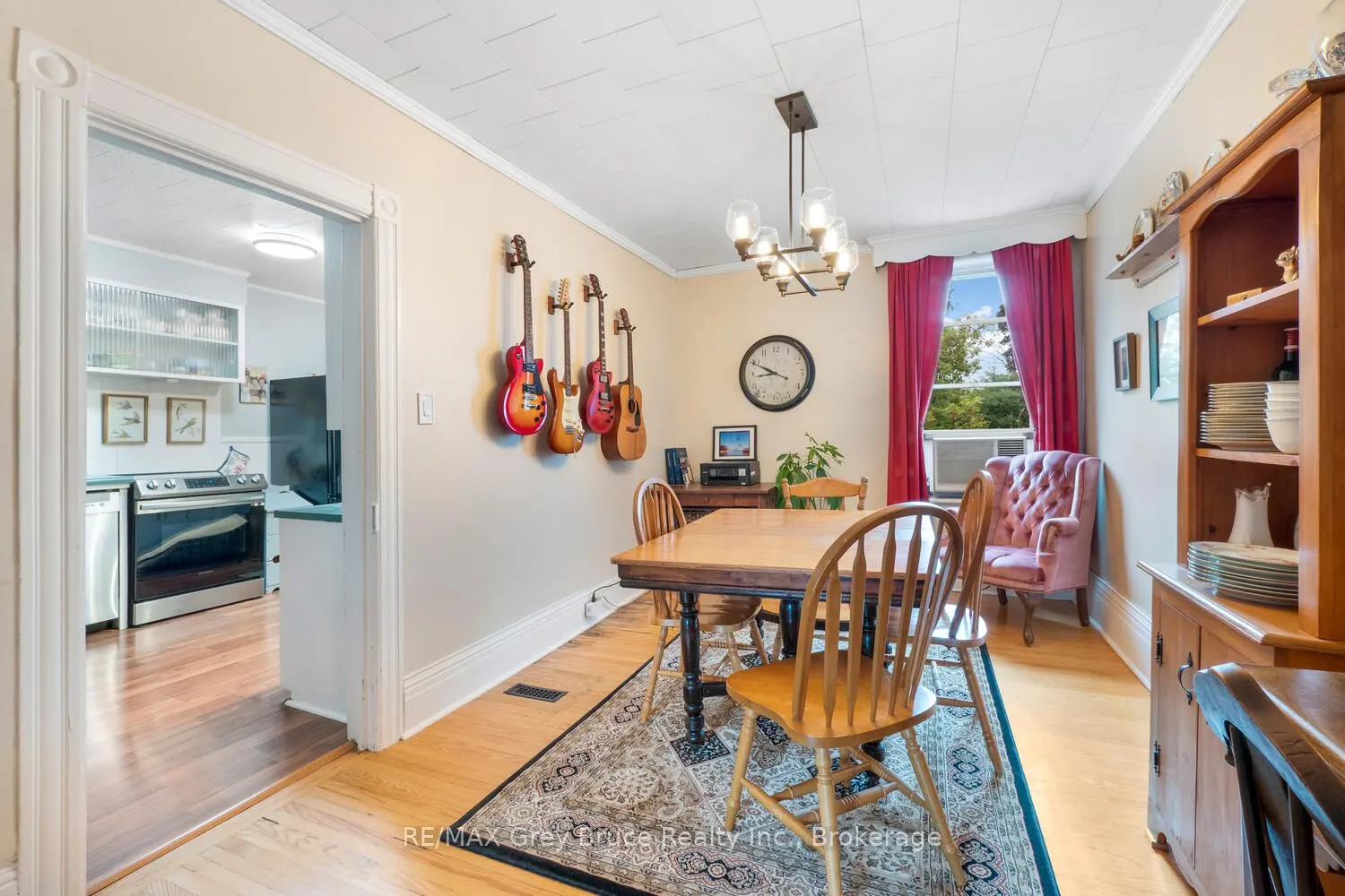 478 13TH Street W