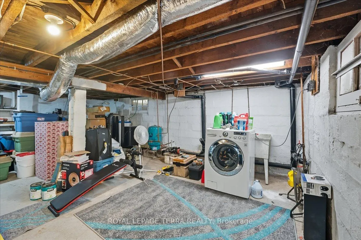 13029 Lundys Lane