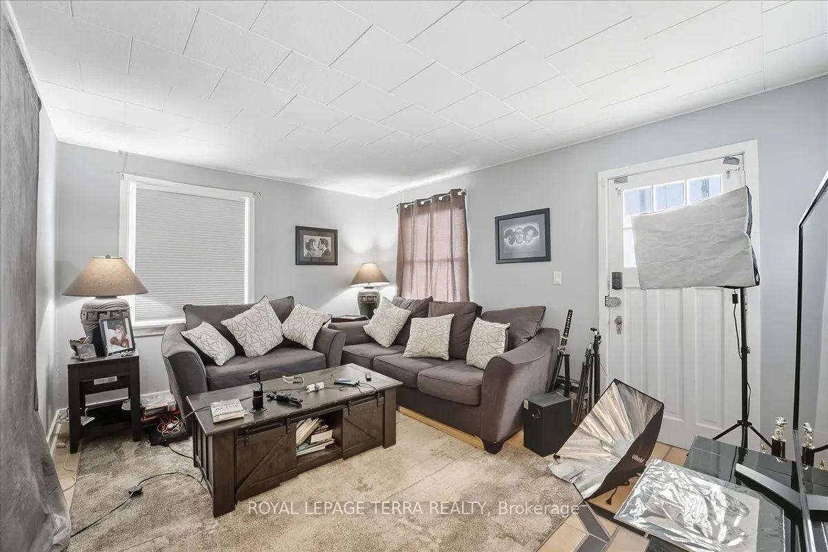 13029 Lundys Lane