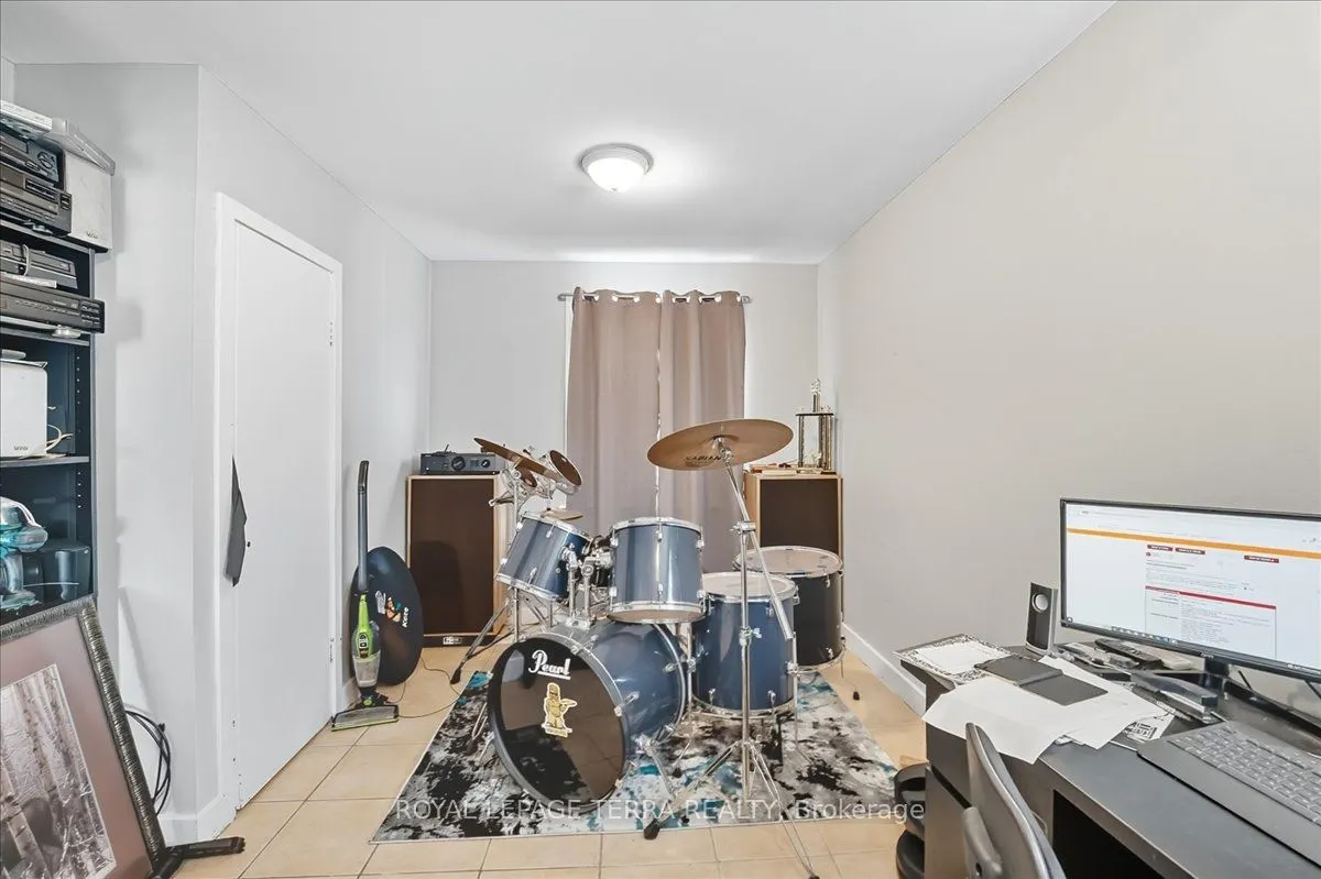 13029 Lundys Lane