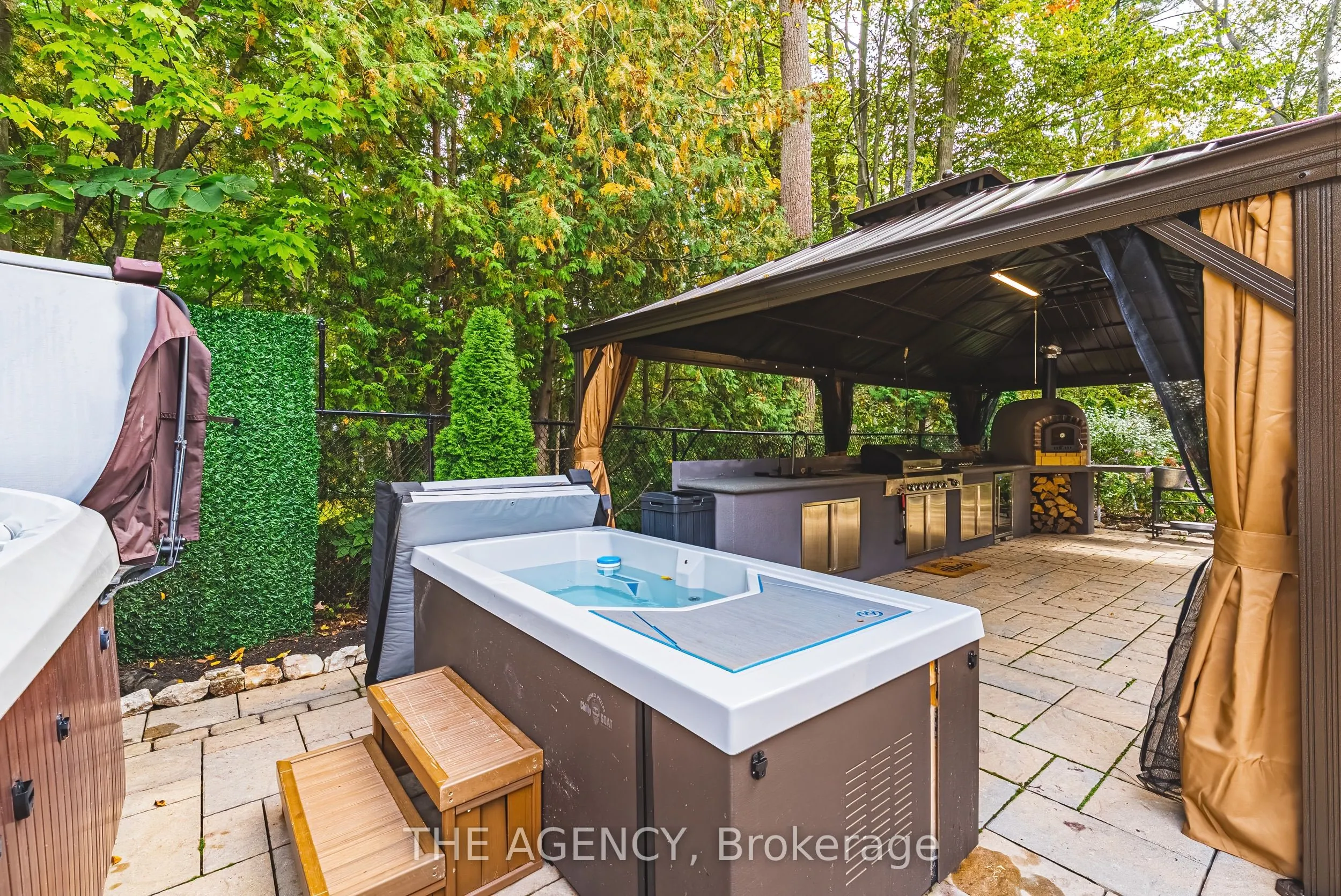45 Golf Club Road E