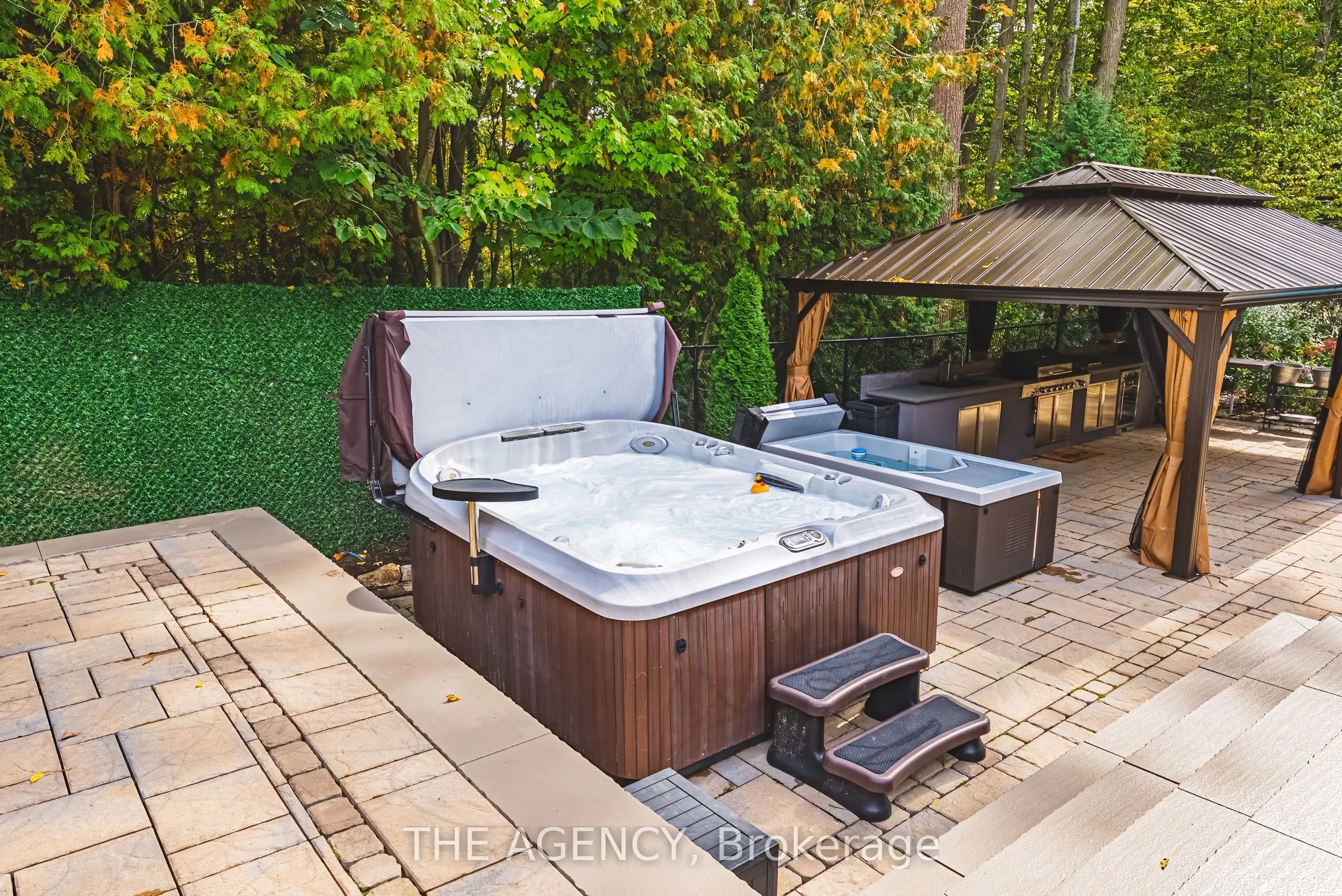 45 Golf Club Road E