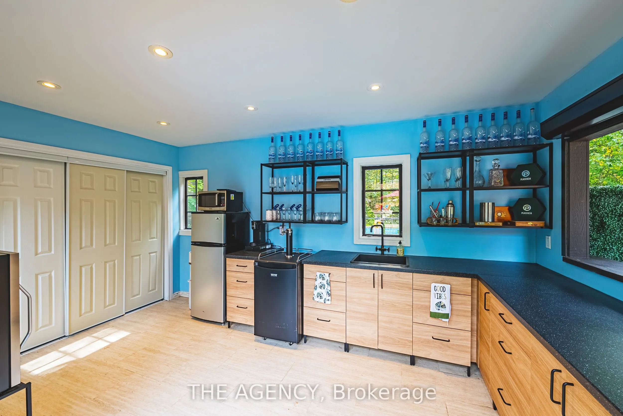 45 Golf Club Road E