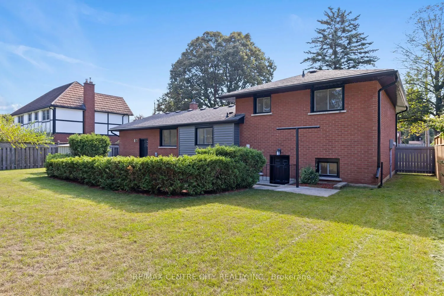 12 Field Road