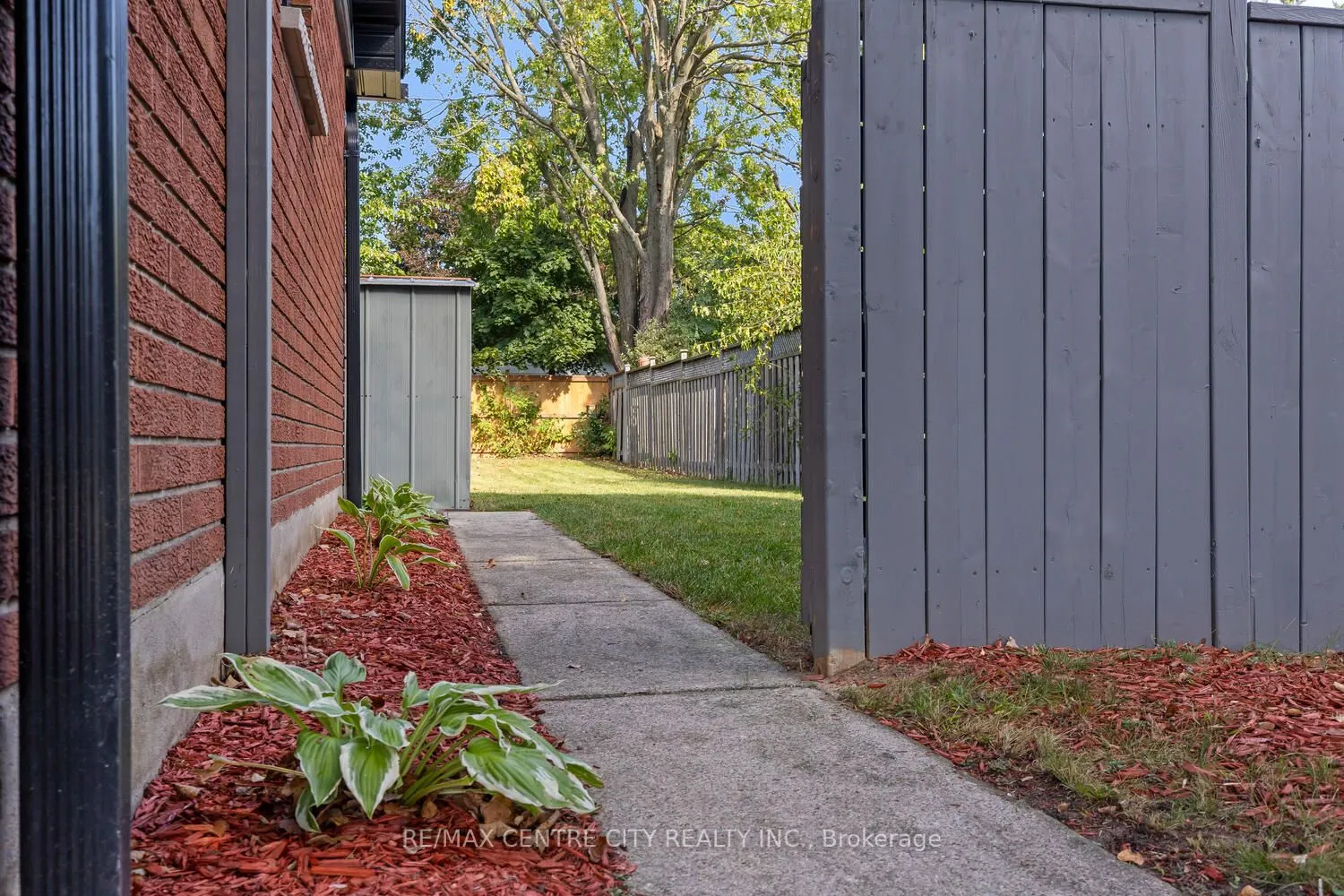 12 Field Road