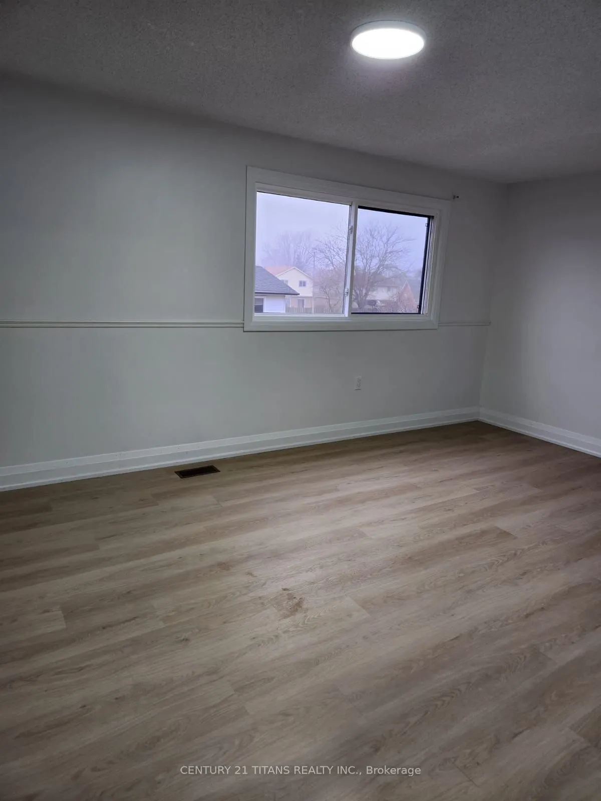 5041 Friesen Boulevard, #UPPER