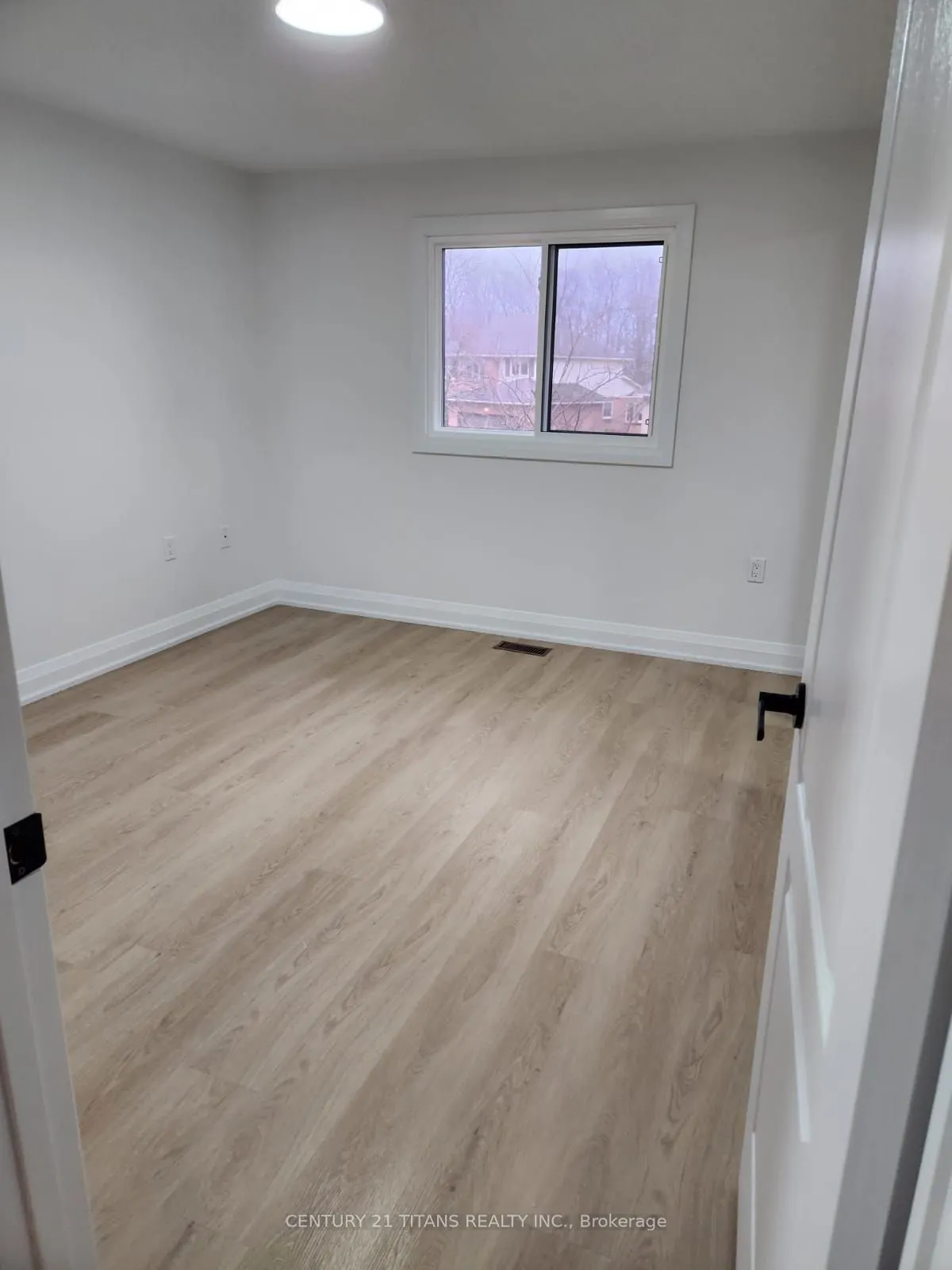 5041 Friesen Boulevard, #UPPER